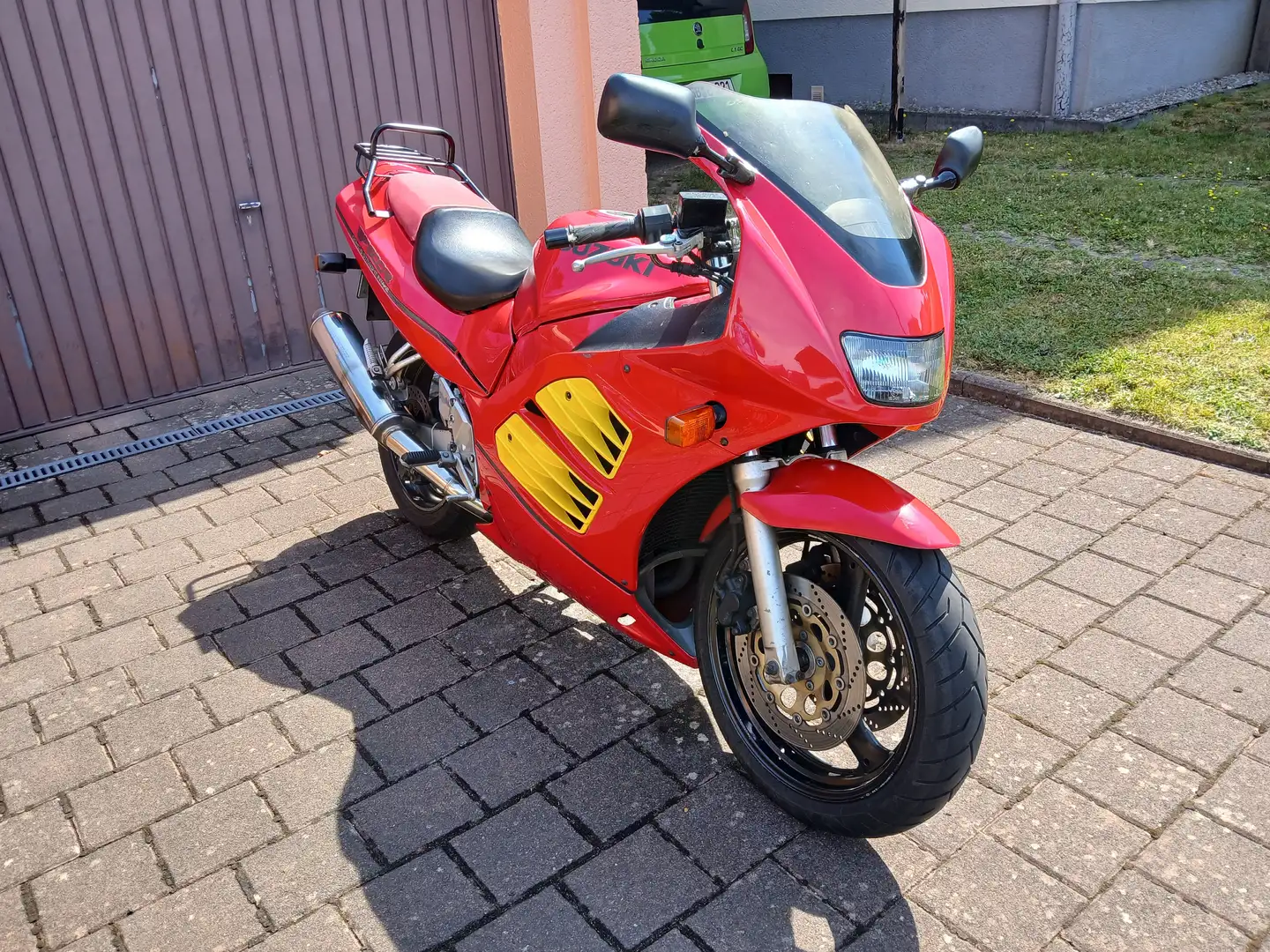 Suzuki RF 600 Rot - 1