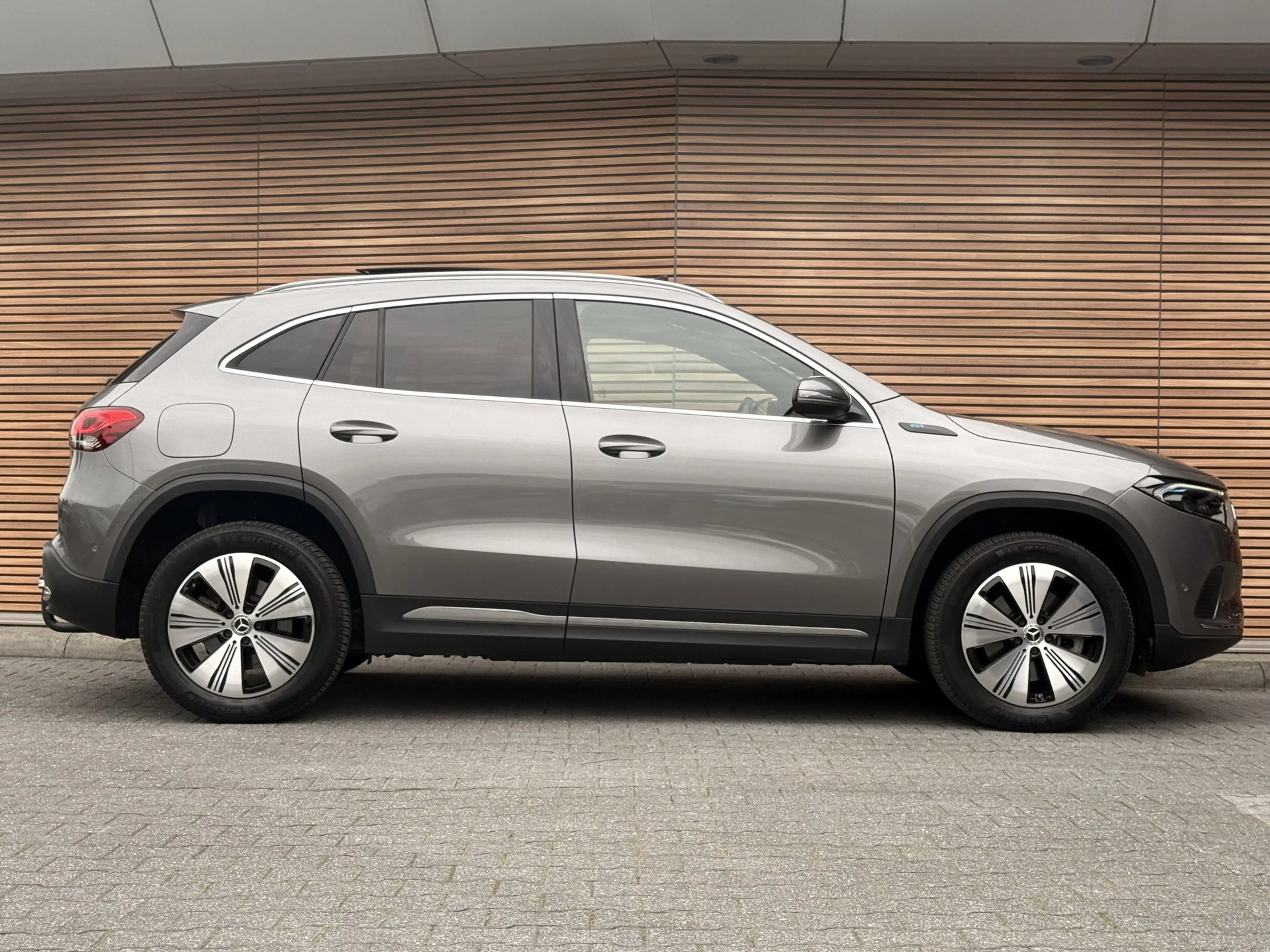 Mercedes-Benz EQA 250 Electric Art 67 kWh — photo 11