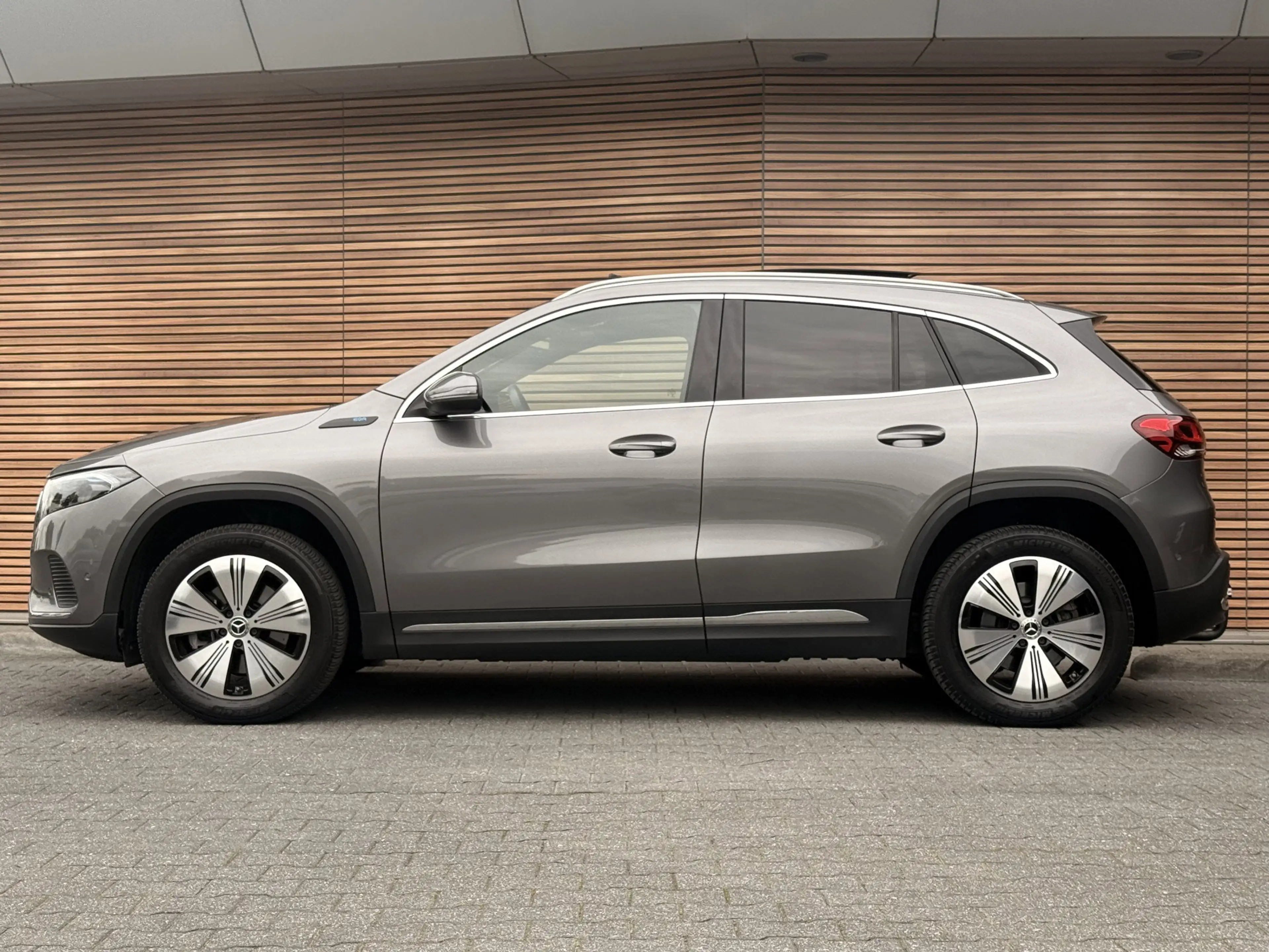Mercedes-Benz EQA 250 Electric Art 67 kWh — photo 10