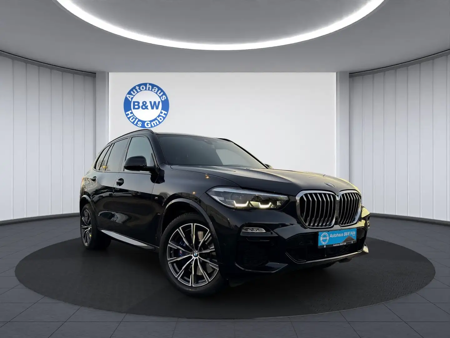 BMW X5 xDrive 30 d M Sport*HuD*AHK*PANO* Schwarz - 1