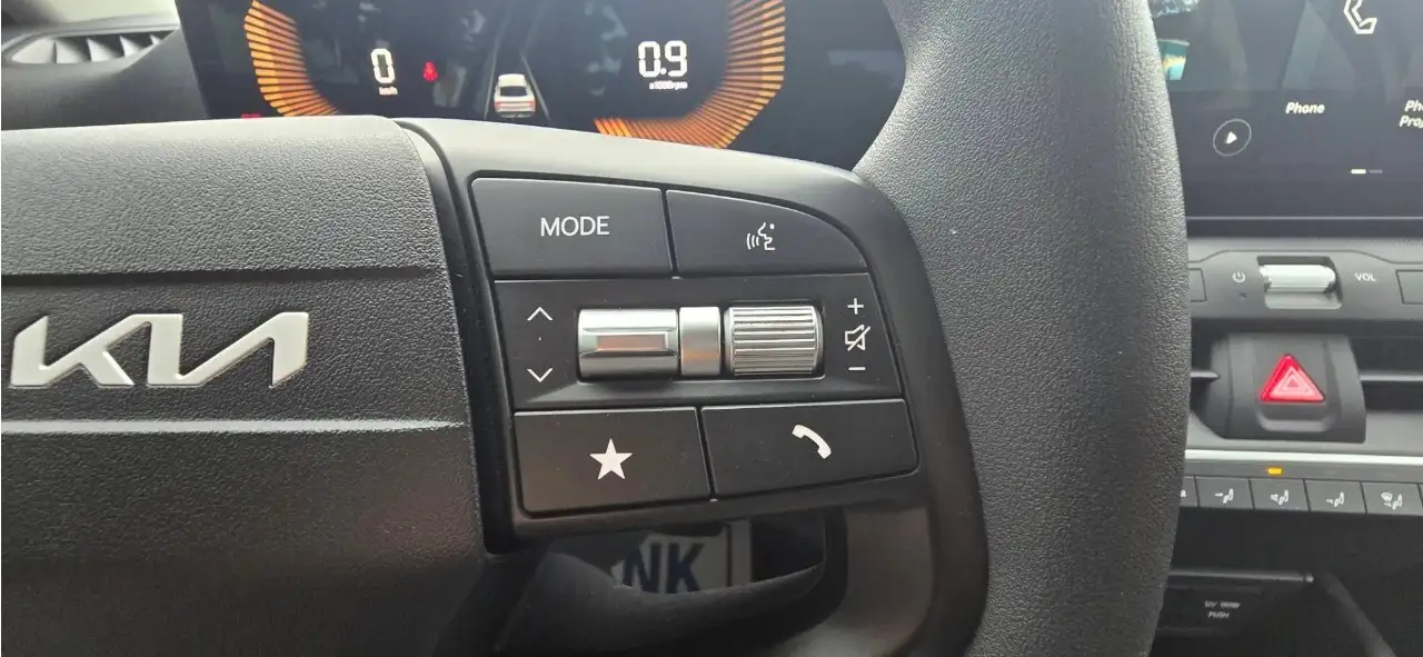 Kia K4 снимка Kia K4
