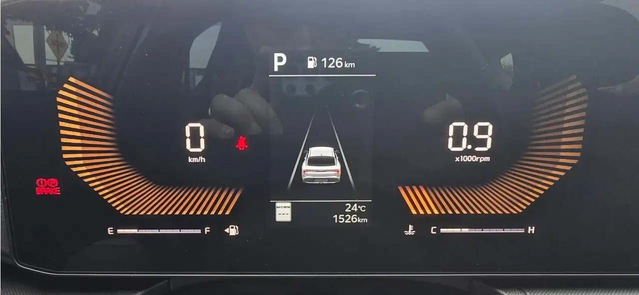 Kia K4 снимка Kia K4