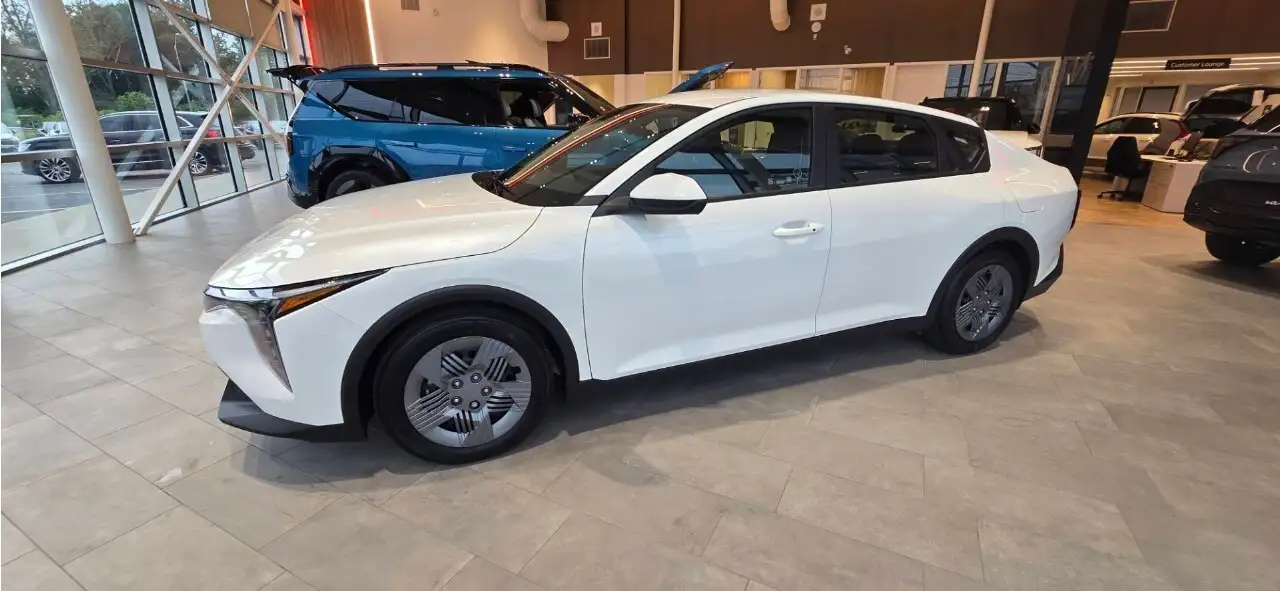 Kia K4 снимка Kia K4