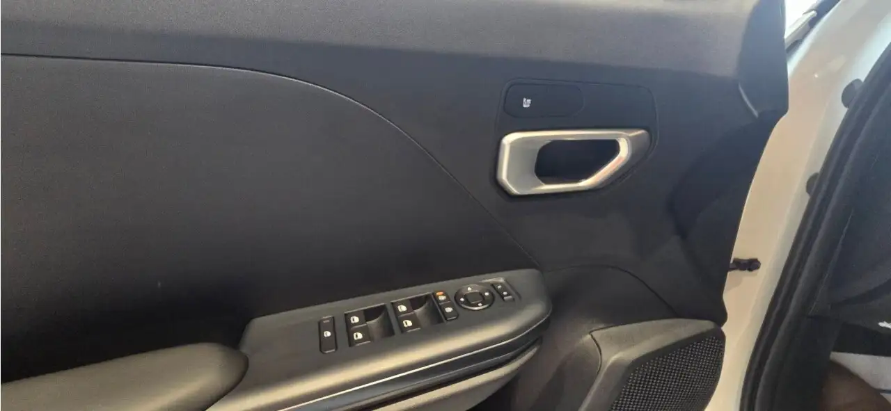 Kia K4 снимка Kia K4