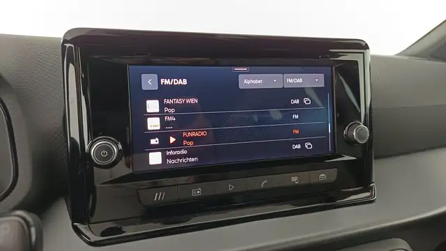 SEAT Arona view 8