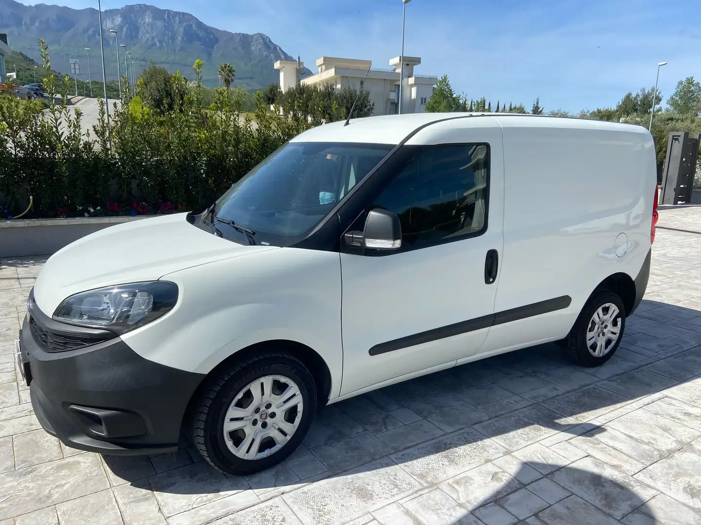 Fiat Doblo 1.6 MJT 105CV Cargo Lounge Blanc - 2