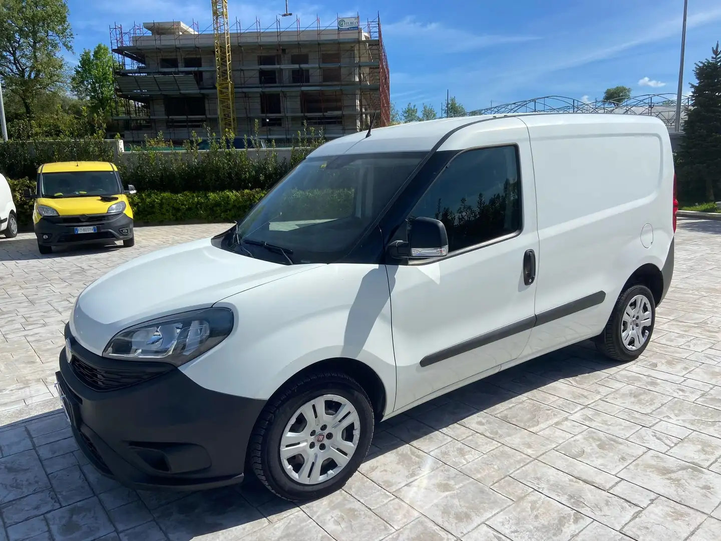 Fiat Doblo 1.6 MJT 105CV Cargo Lounge Blanc - 1