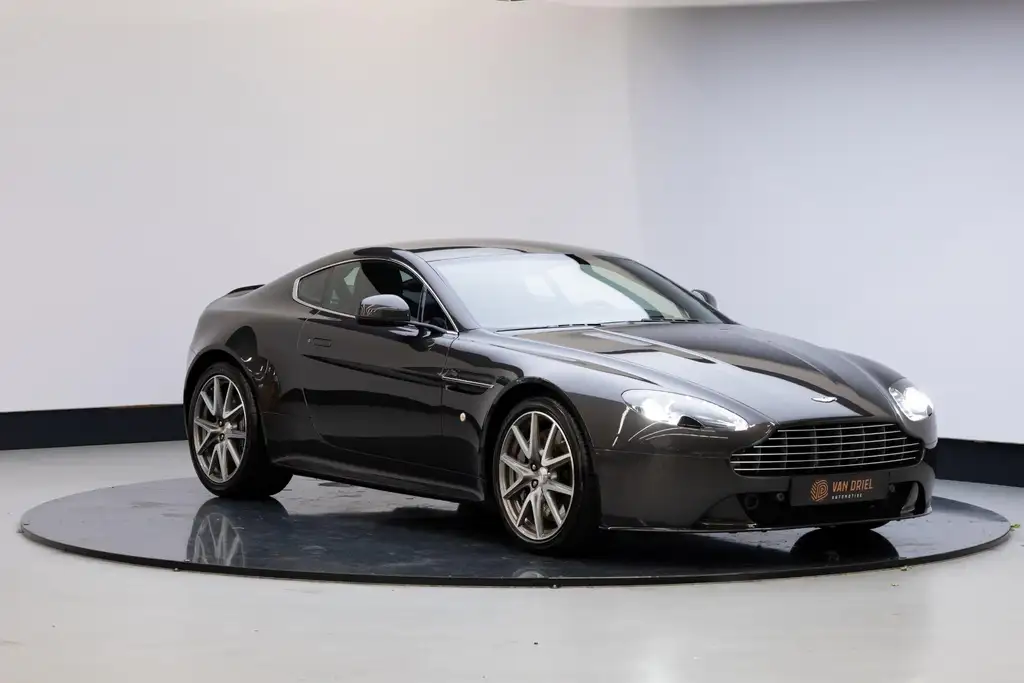 Aston Martin Vantage