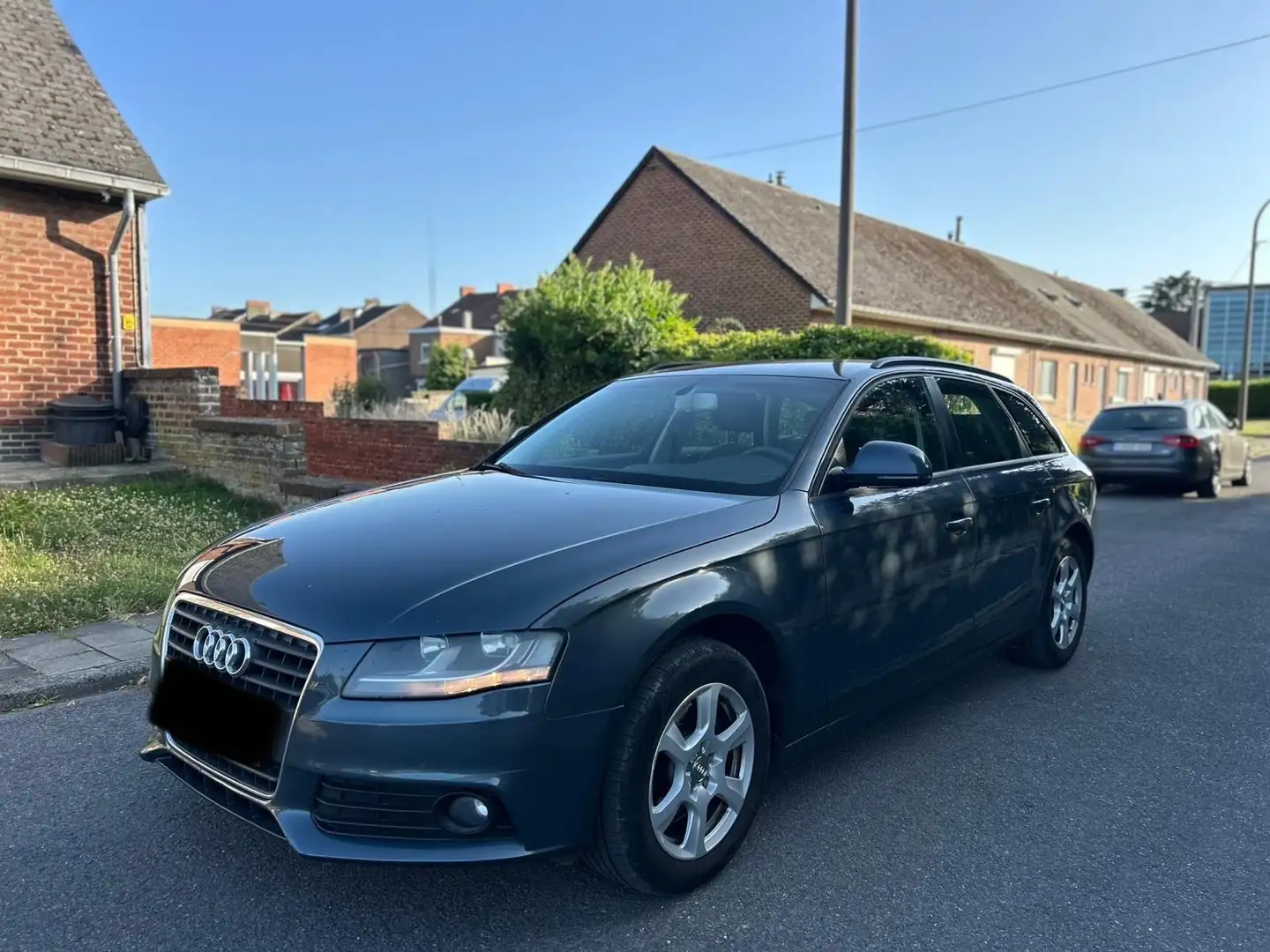 Audi A4 2.0 TDi DPF b8 Avant Euro5  toujours entretenu - 1