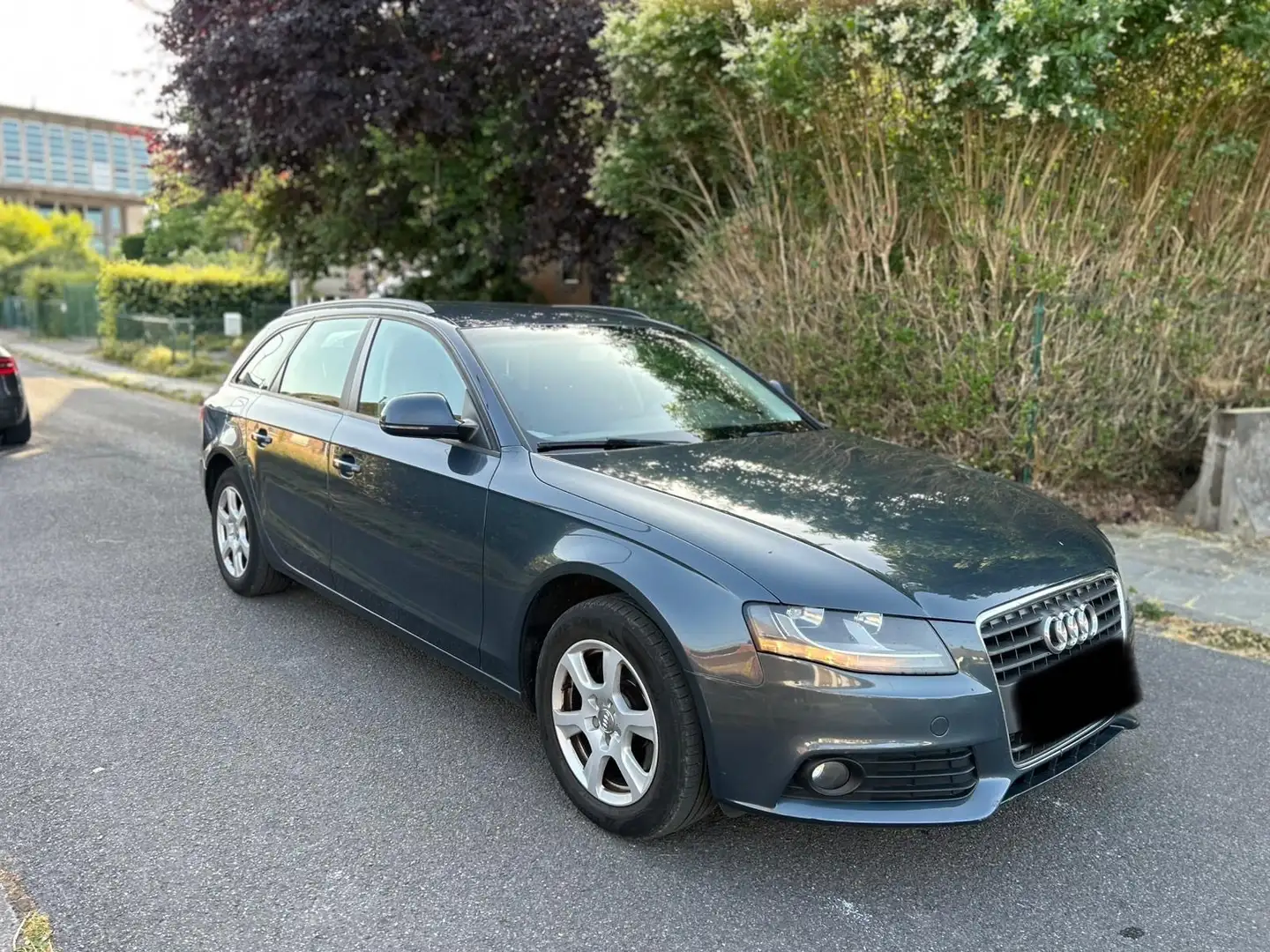 Audi A4 2.0 TDi DPF b8 Avant Euro5  toujours entretenu - 2