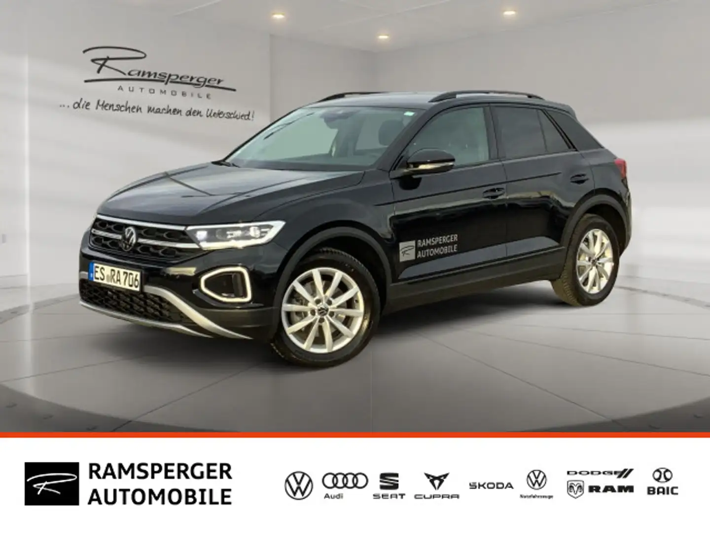 Volkswagen T-Roc 1.5 TSI DSG Style AHK ACC LED Navi Kamera Schwarz - 1
