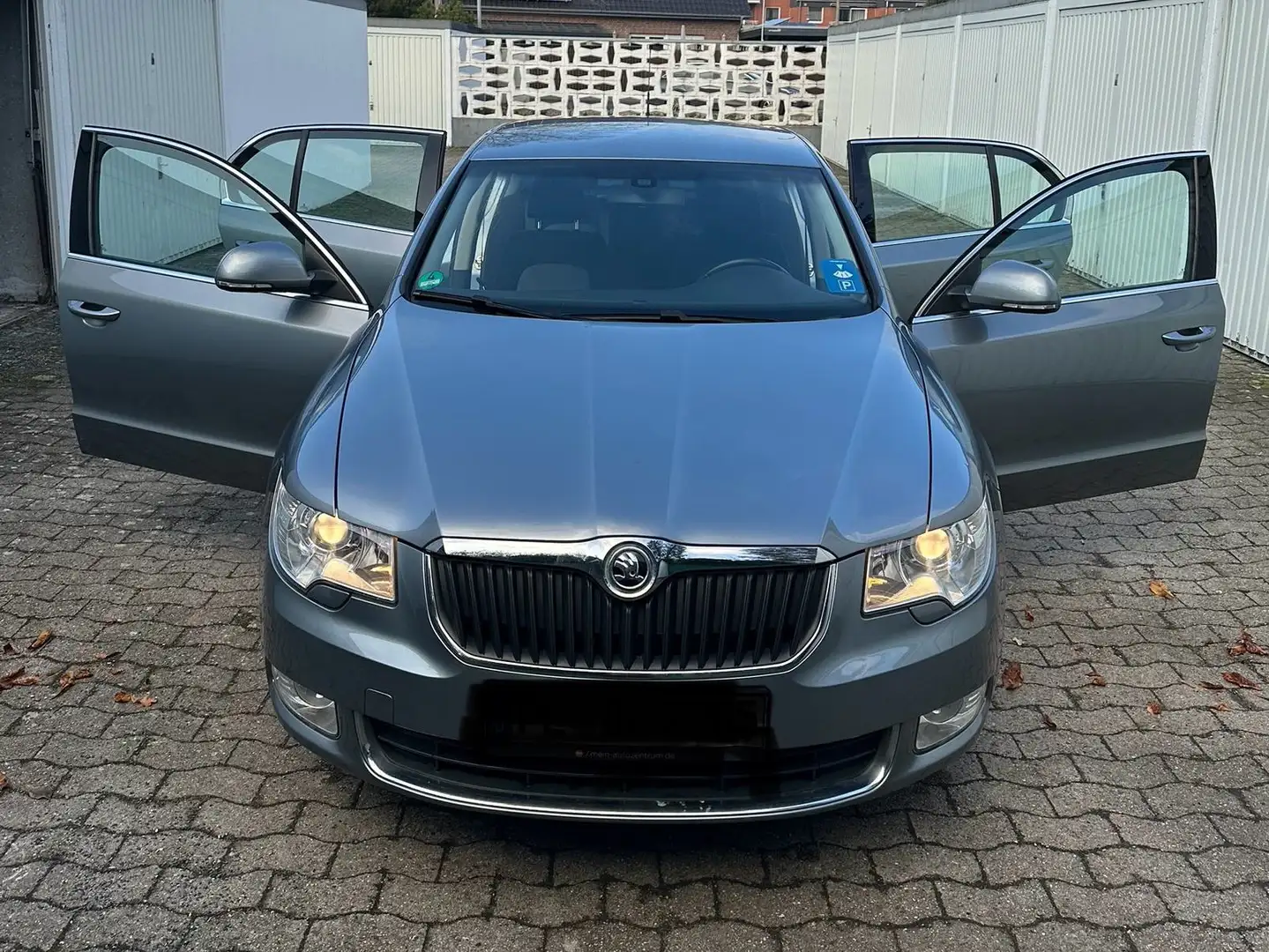 Skoda Superb Superb 1.8 TSI Ambition Grey - 1