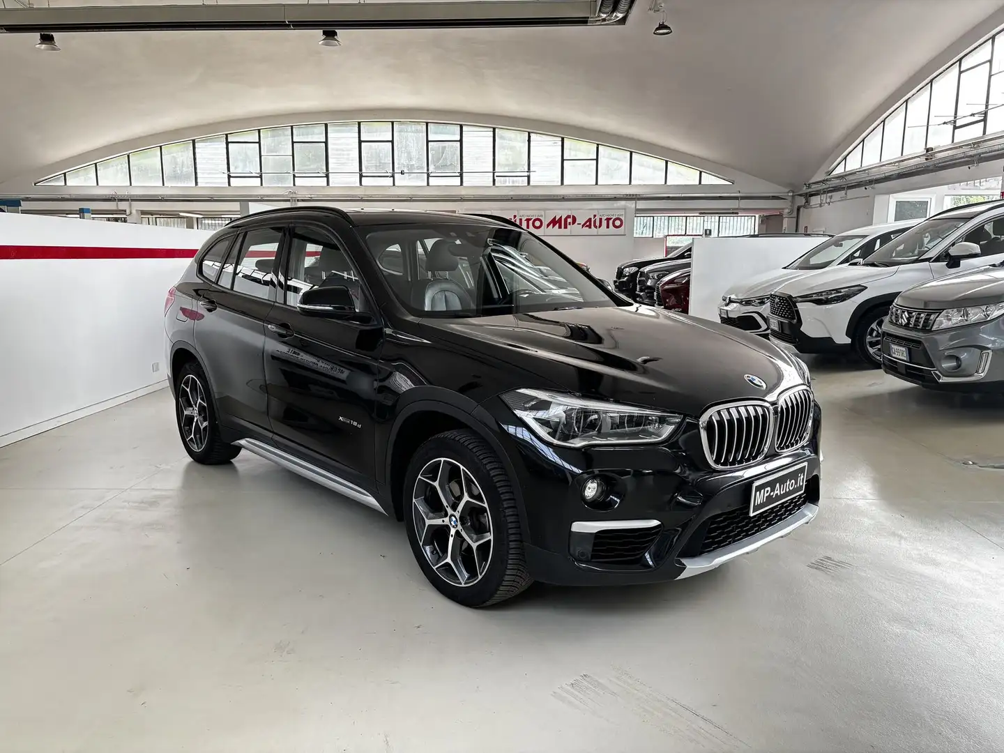 BMW X1 sDrive18d xLine Nero - 2