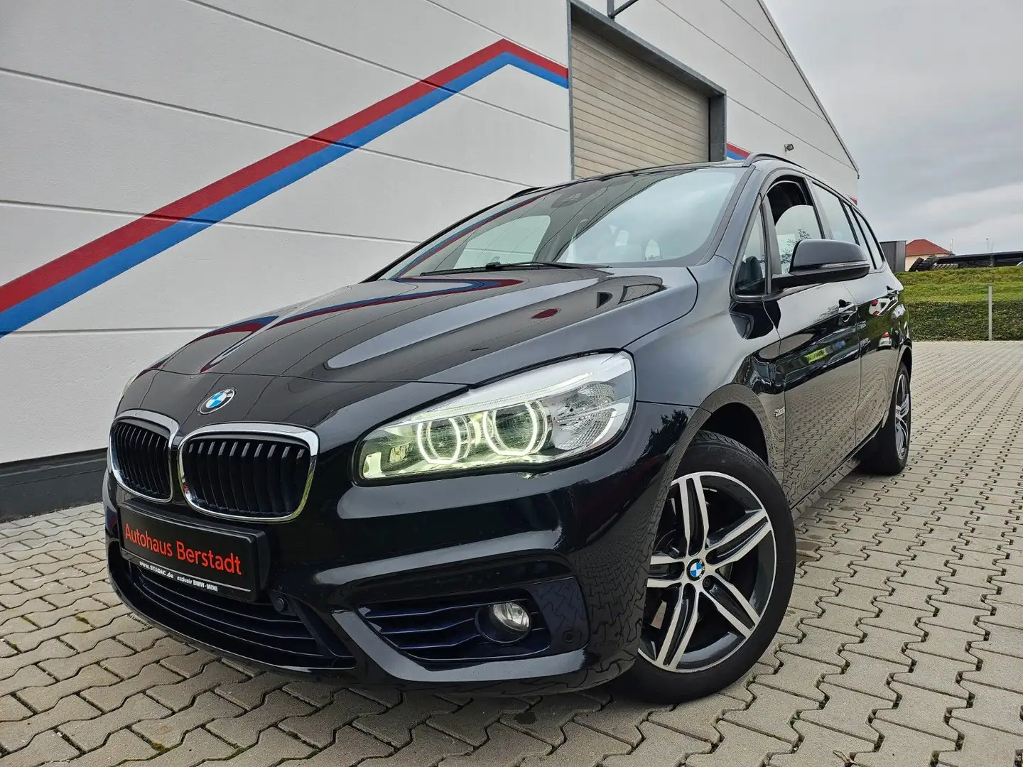 BMW 220 d Gran Tourer xDrive Sport 7Sitzer*NAVI*KAMER Zwart - 1