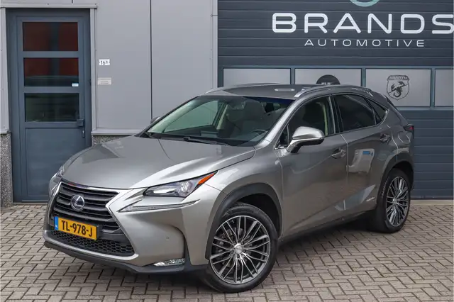 Lexus NX 300h AWD Luxury Line HEV Navi Clima Leder Camera