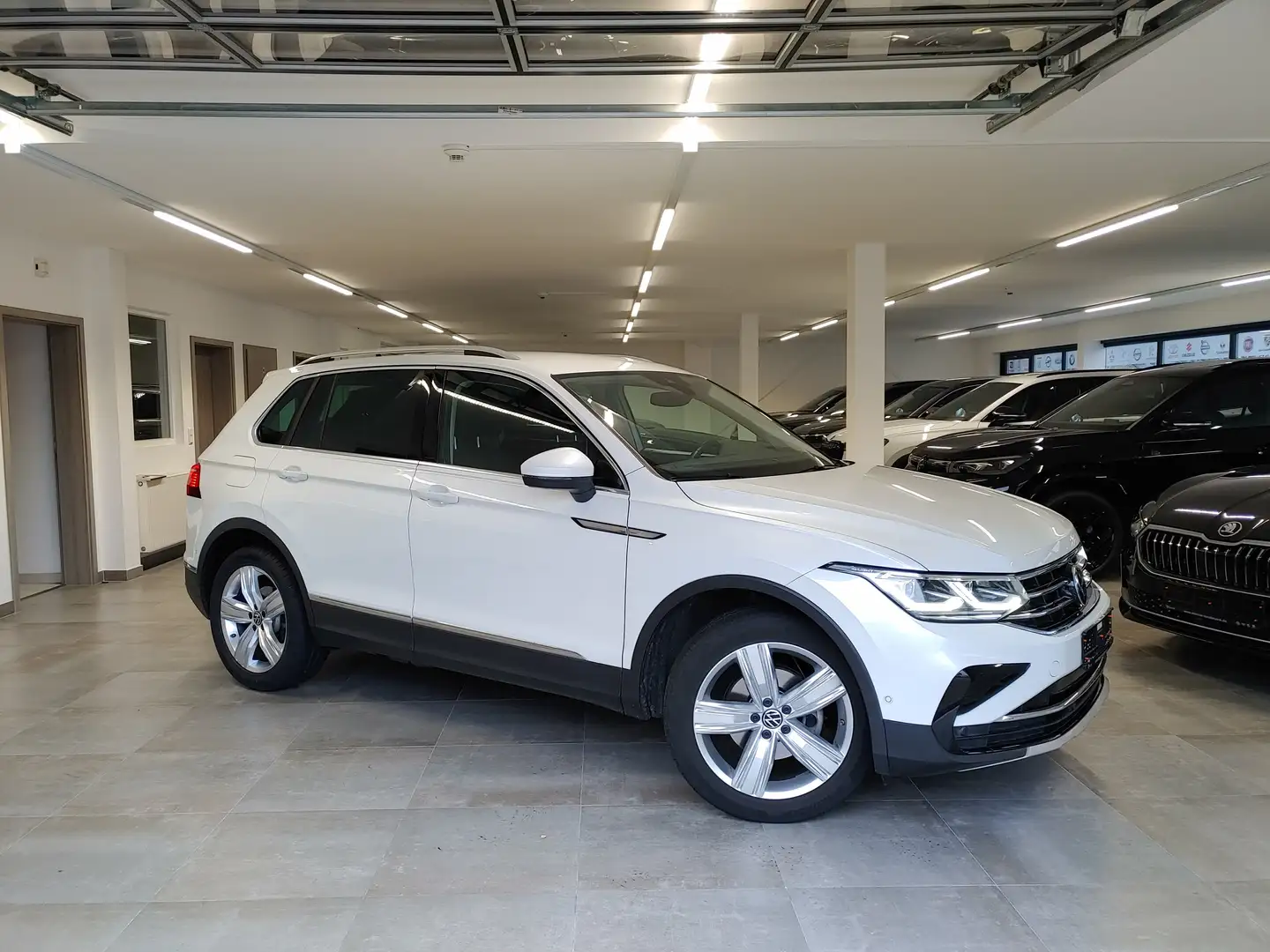 Volkswagen Tiguan 1.5 TSI DSG Elegance Navi/Matrix/Headup/AHK/ACC Weiß - 1