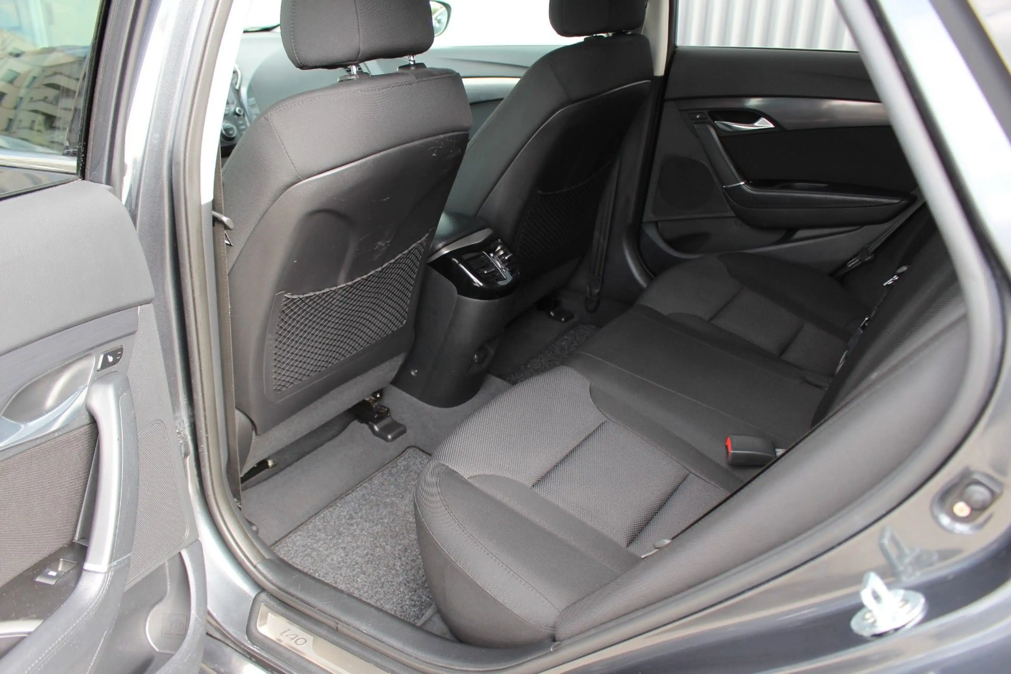 Hyundai i40 cw 2.0i Automatik Premium+Navi+Kamera+Xenon — photo 12