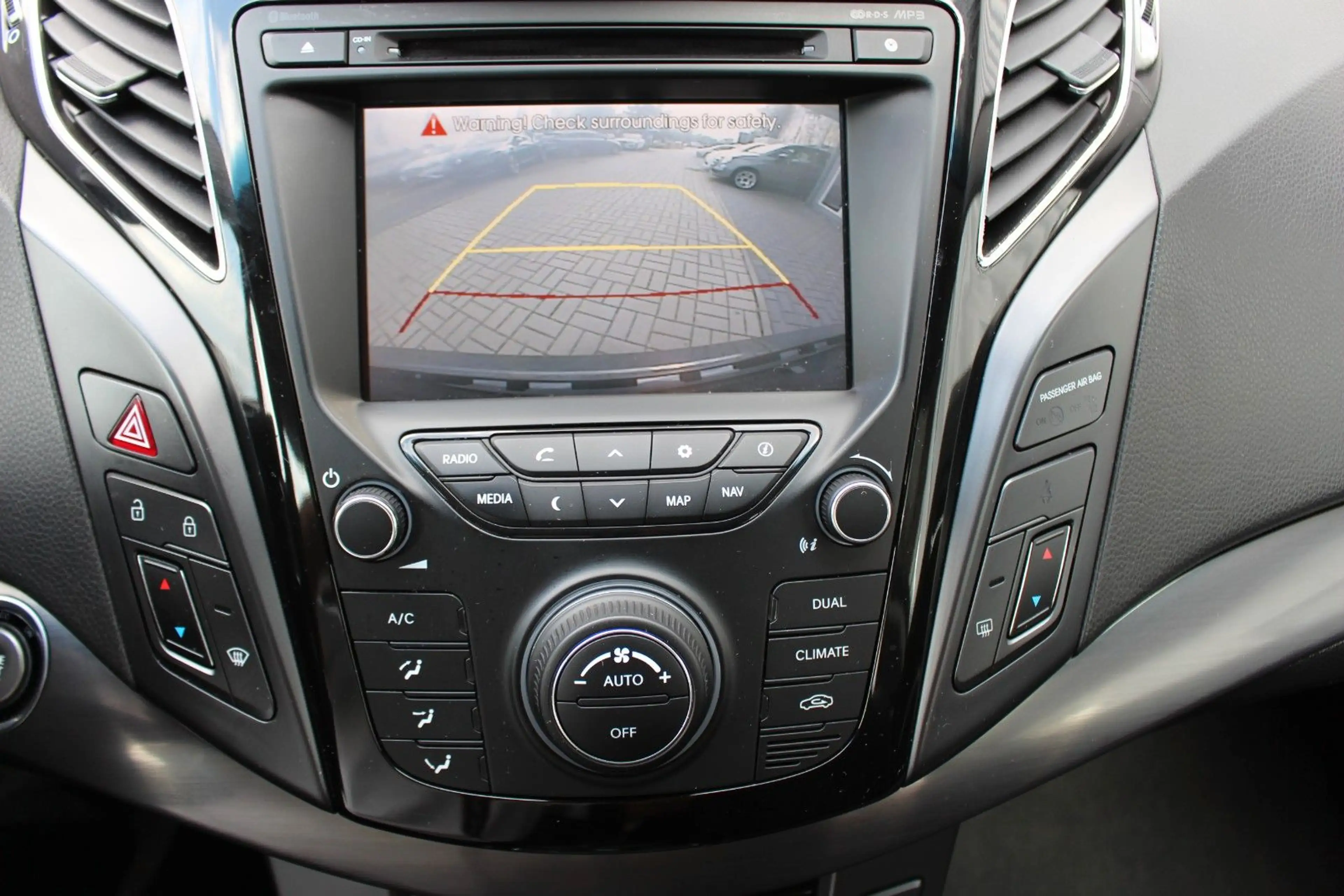 Hyundai i40 cw 2.0i Automatik Premium+Navi+Kamera+Xenon — photo 15