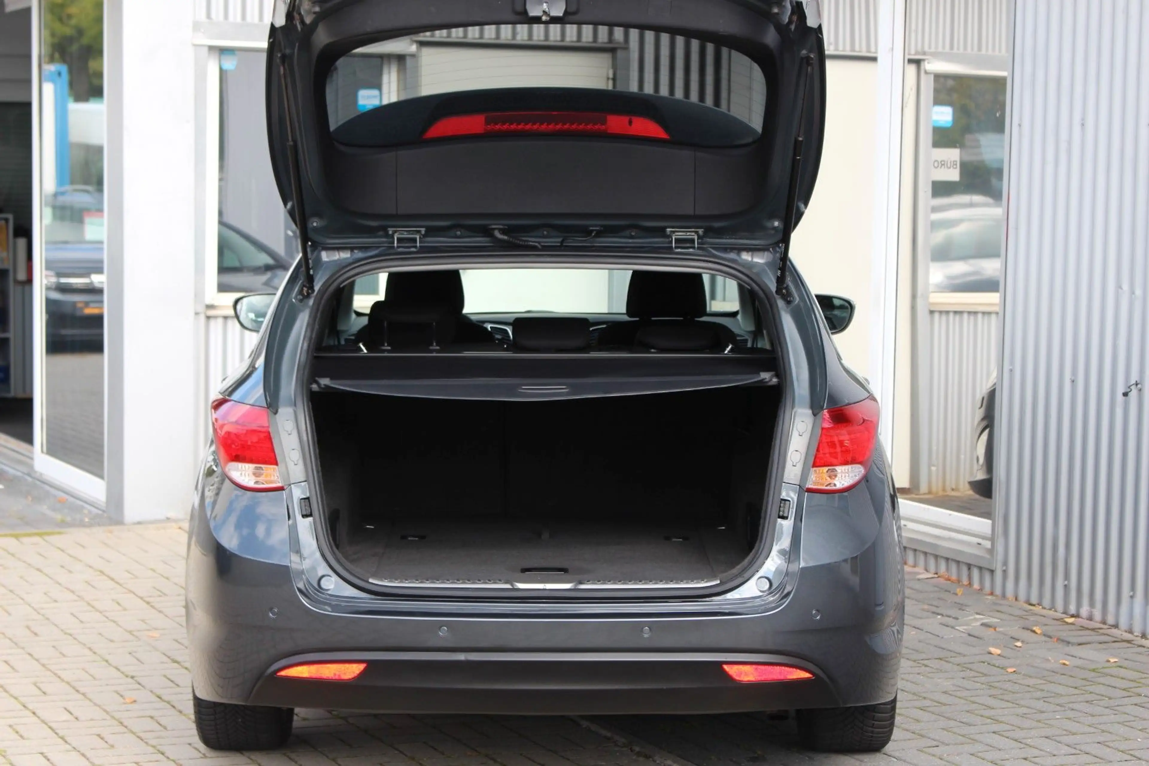 Hyundai i40 cw 2.0i Automatik Premium+Navi+Kamera+Xenon — photo 10