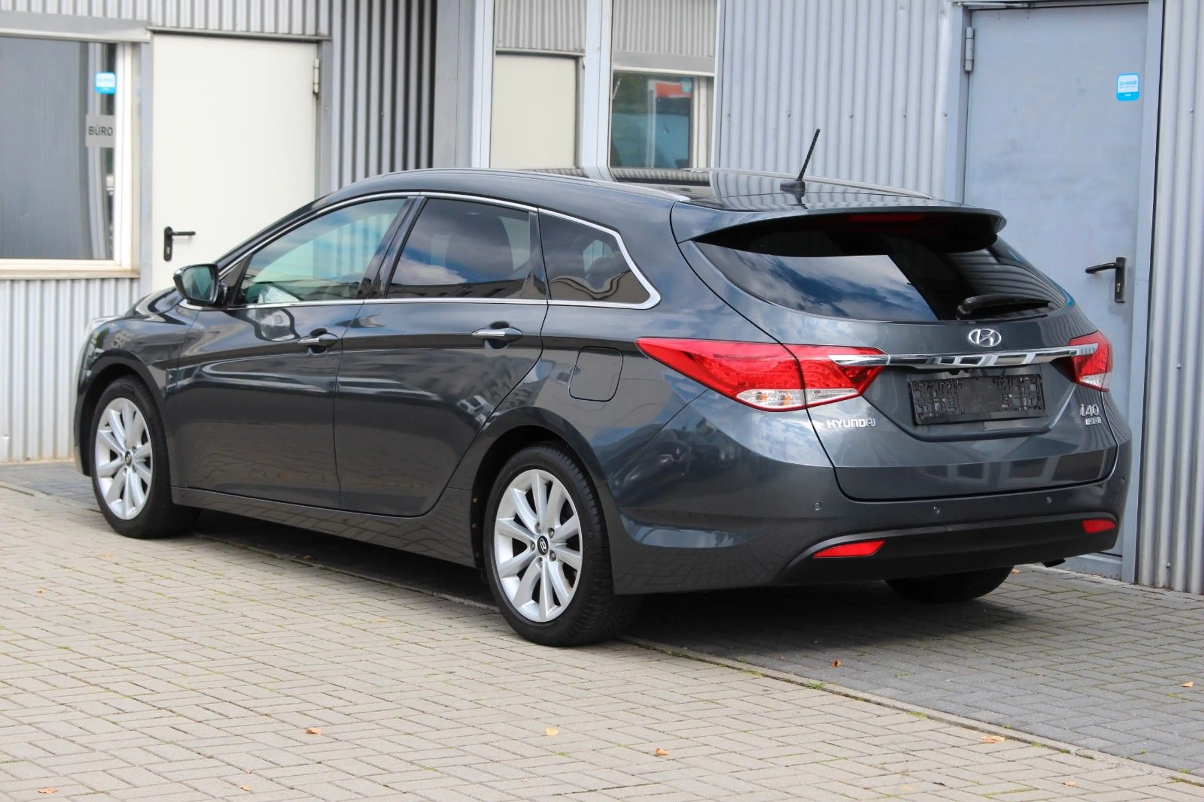 Hyundai i40 cw 2.0i Automatik Premium+Navi+Kamera+Xenon — photo 4