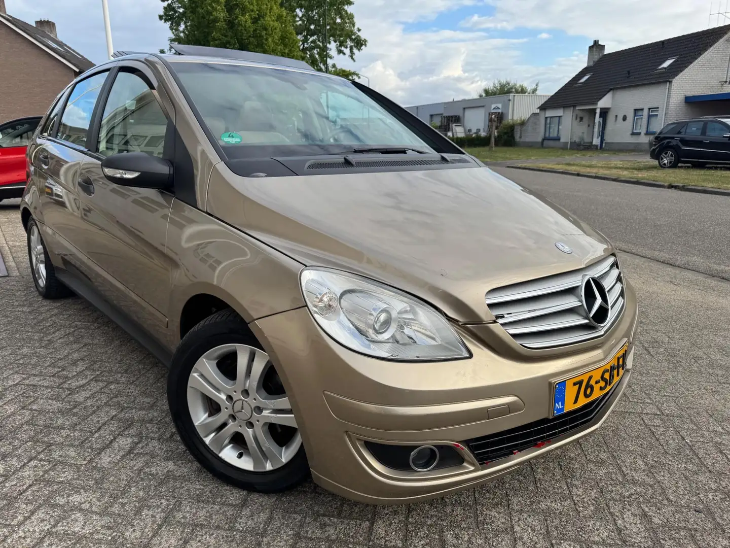 Mercedes-Benz B 170 AUTOMAAT, PANODAK, Airco Beige - 2