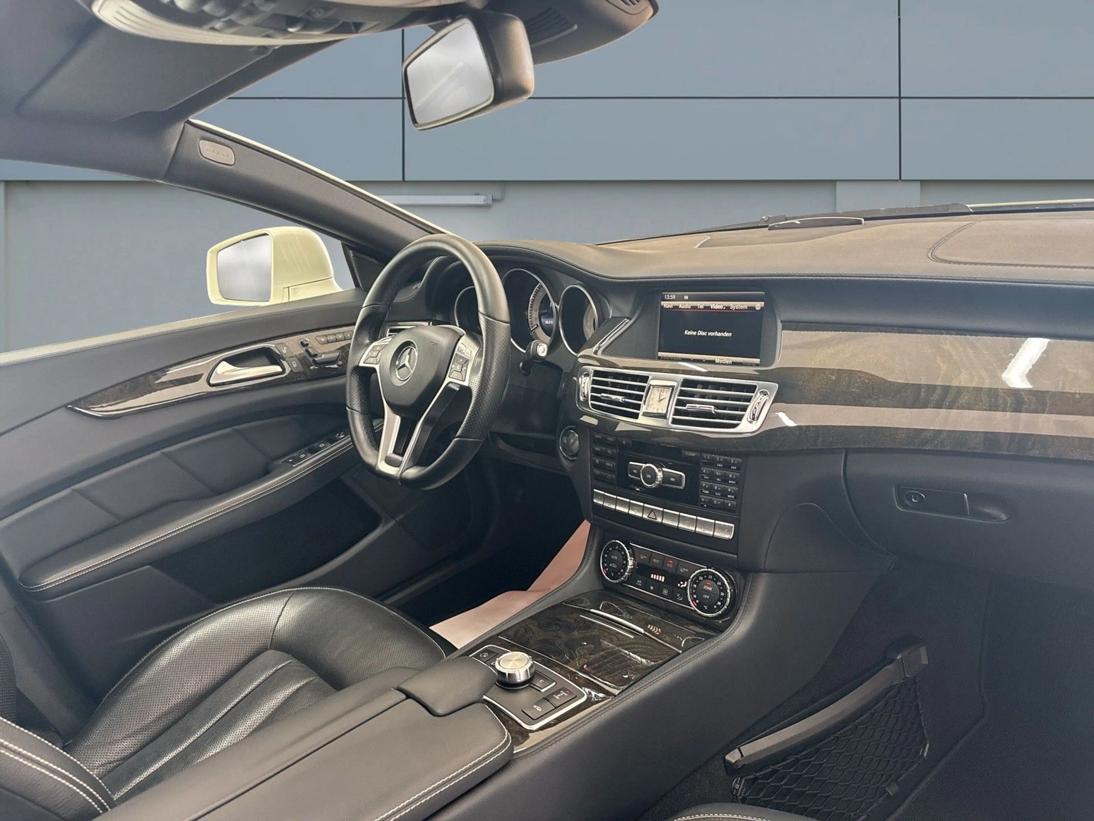 Mercedes-Benz CLS 350 *MEM*KAM*ACC*PDC* — photo 9