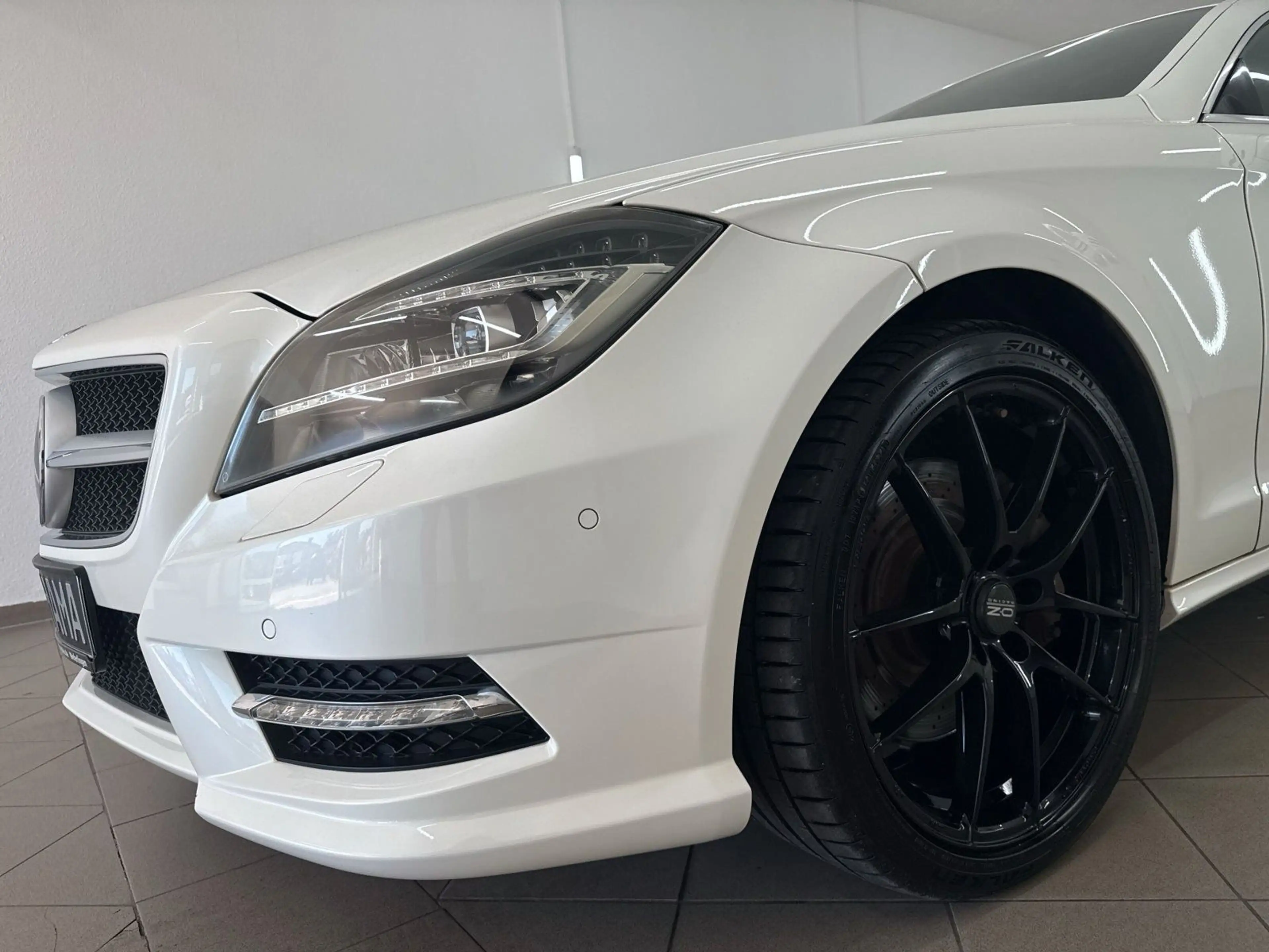 Mercedes-Benz CLS 350 *MEM*KAM*ACC*PDC* — photo 6