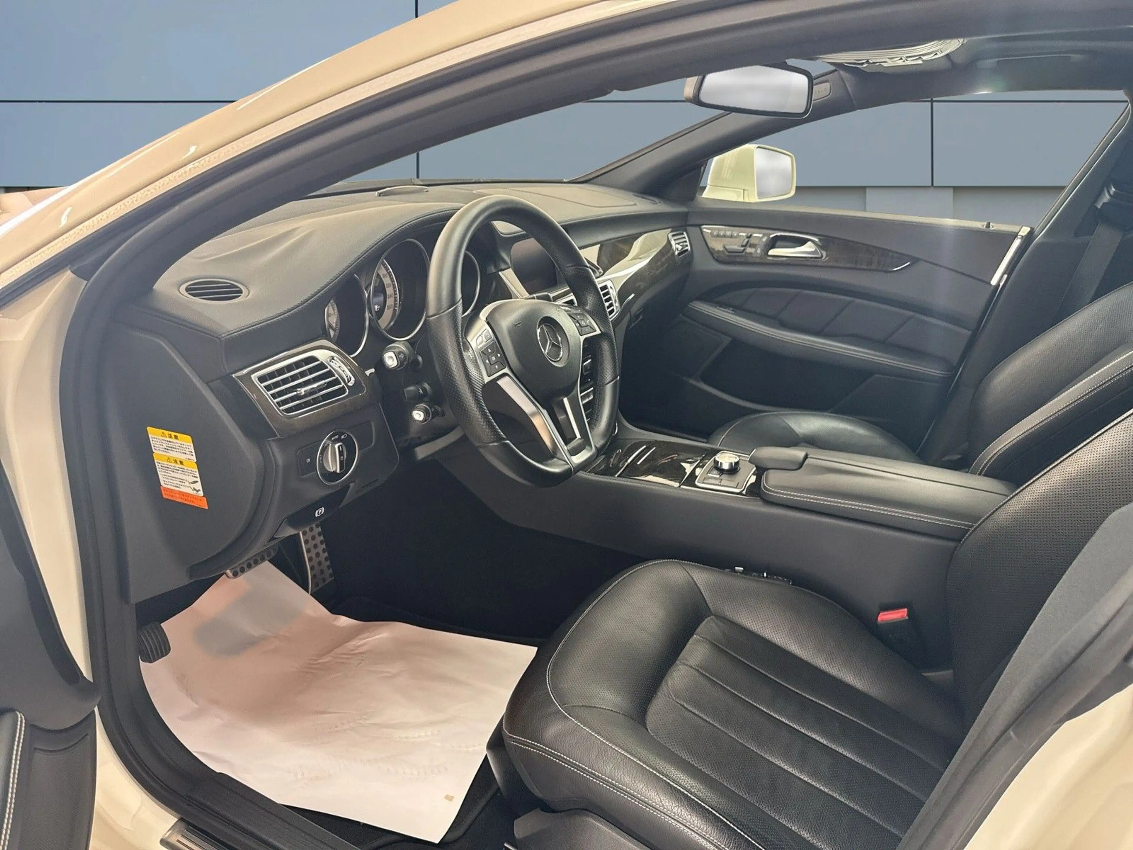 Mercedes-Benz CLS 350 *MEM*KAM*ACC*PDC* — photo 7