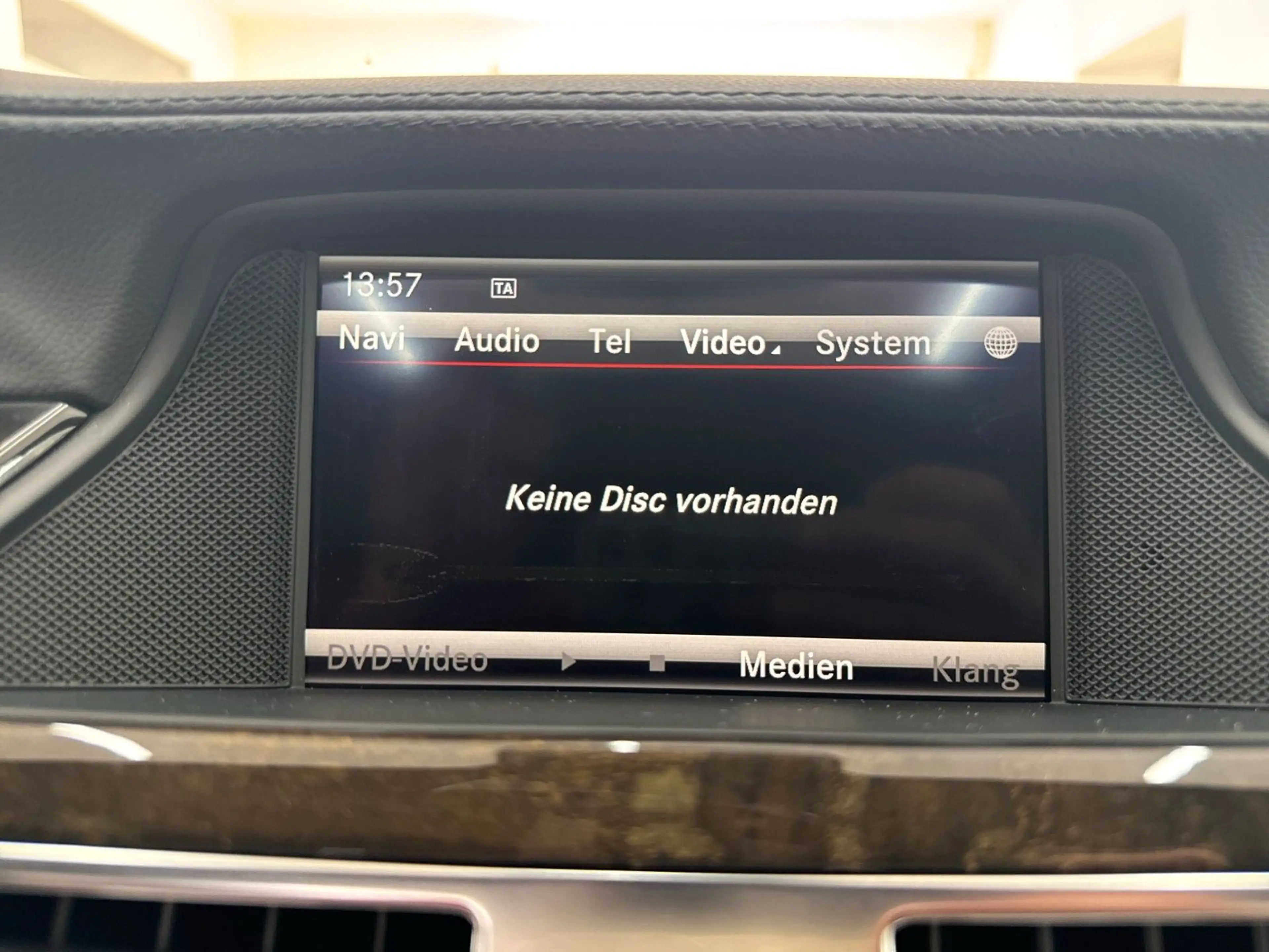 Mercedes-Benz CLS 350 *MEM*KAM*ACC*PDC* — photo 12