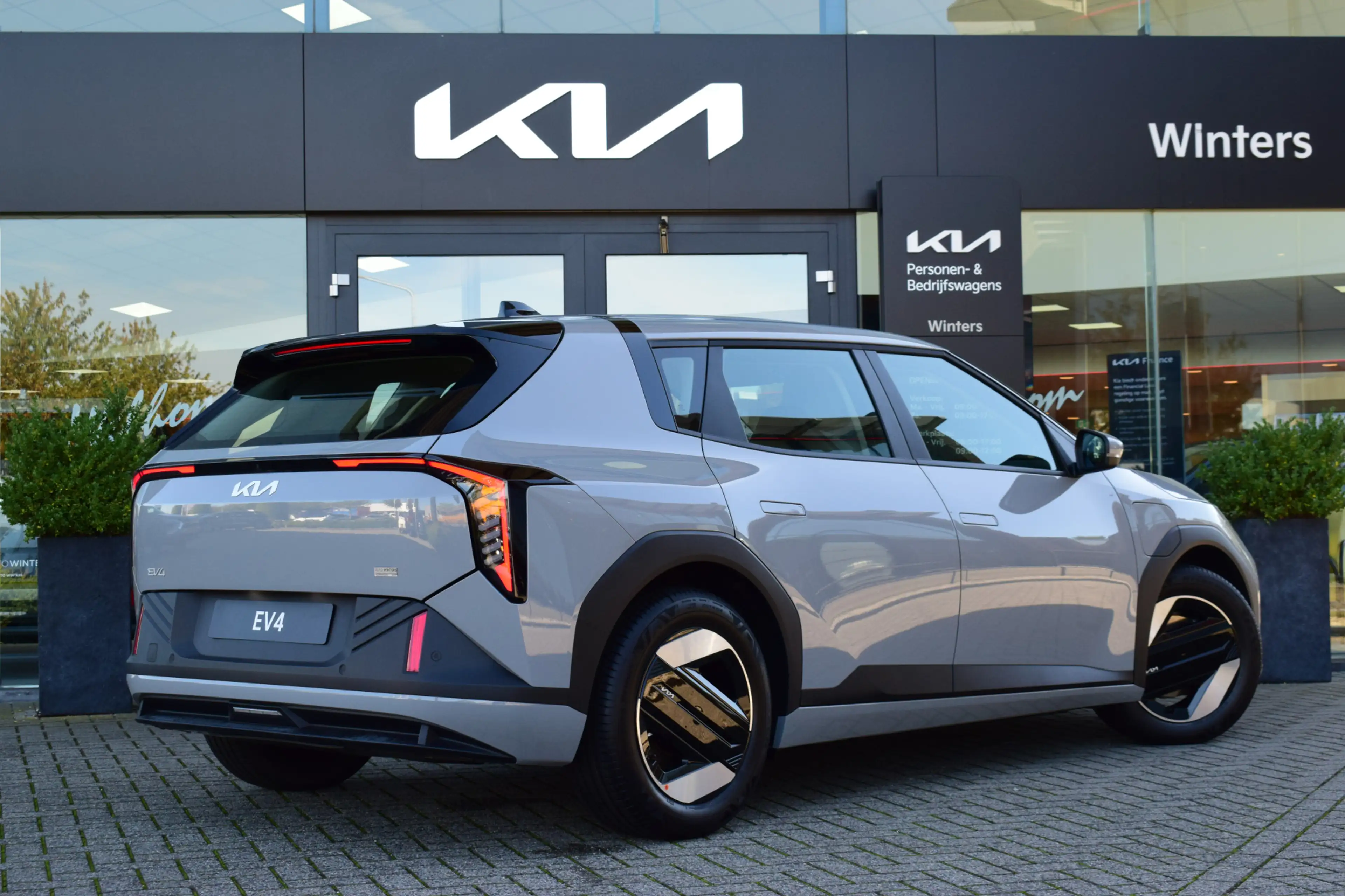 Kia EV4 Air 58.3 kWh | Stoel-/ Stuurverwarming | Adaptieve — photo 2