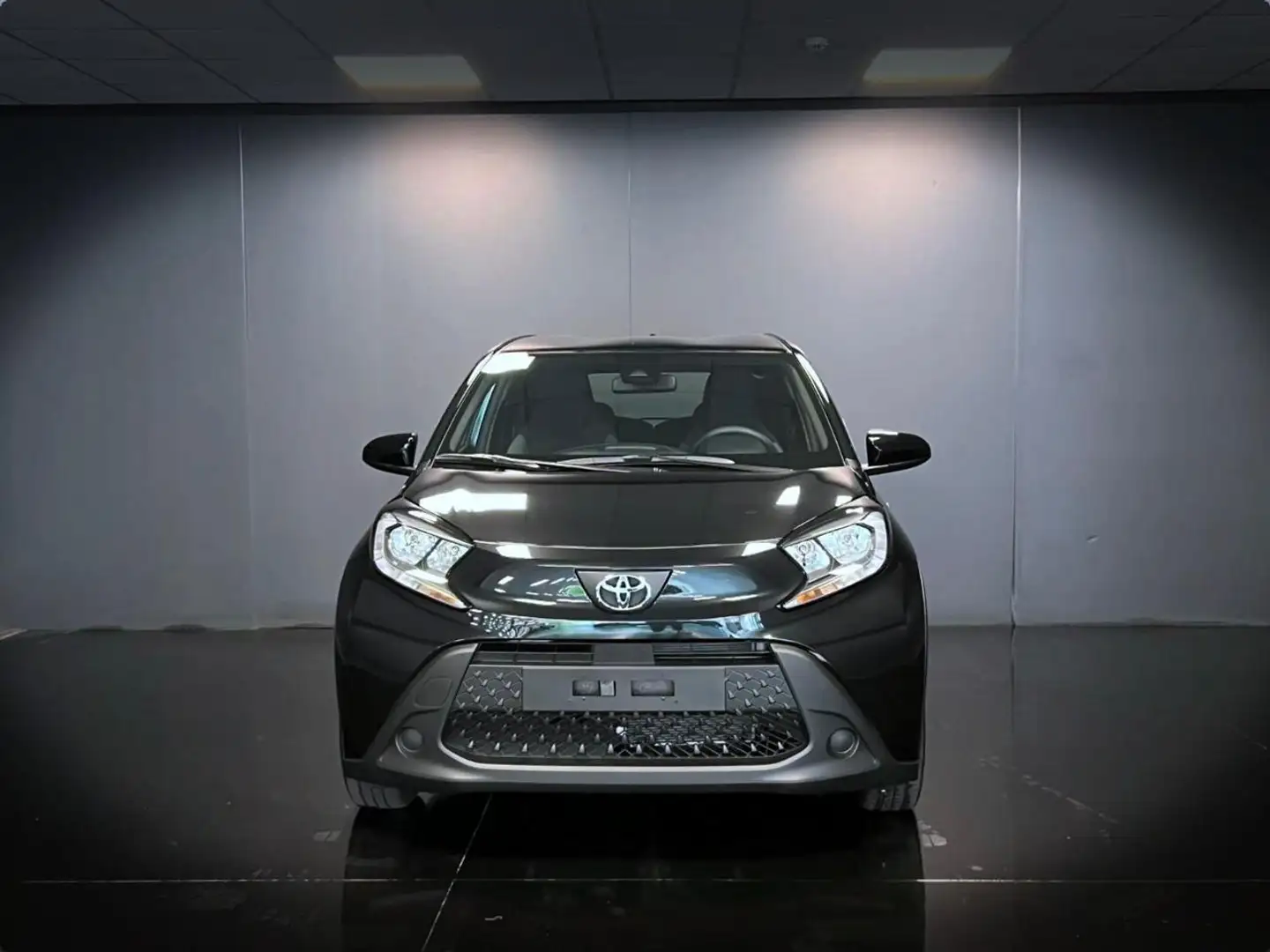 Toyota Aygo X 1.0 VVT-i 72 CV 5 porte Active Nero - 2