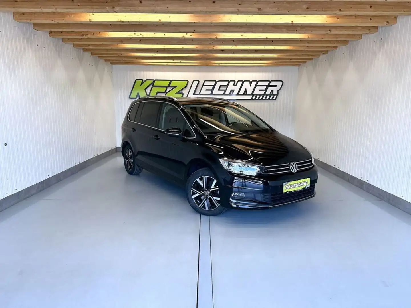 Volkswagen Touran 2,0 TDI DSG ''Highline'' 7SITZ*AHK*R-KAM*LED crna - 1