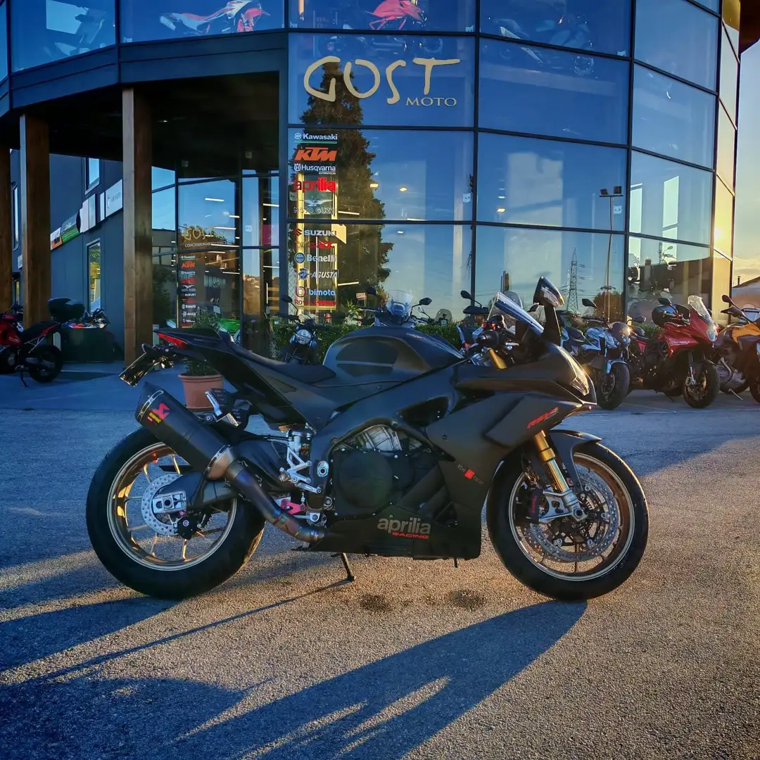Aprilia RSV4 1100 FACTORY - 1