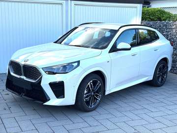 iX2 eDrive20 M-Sportpaket Navi LED PDC Kamera