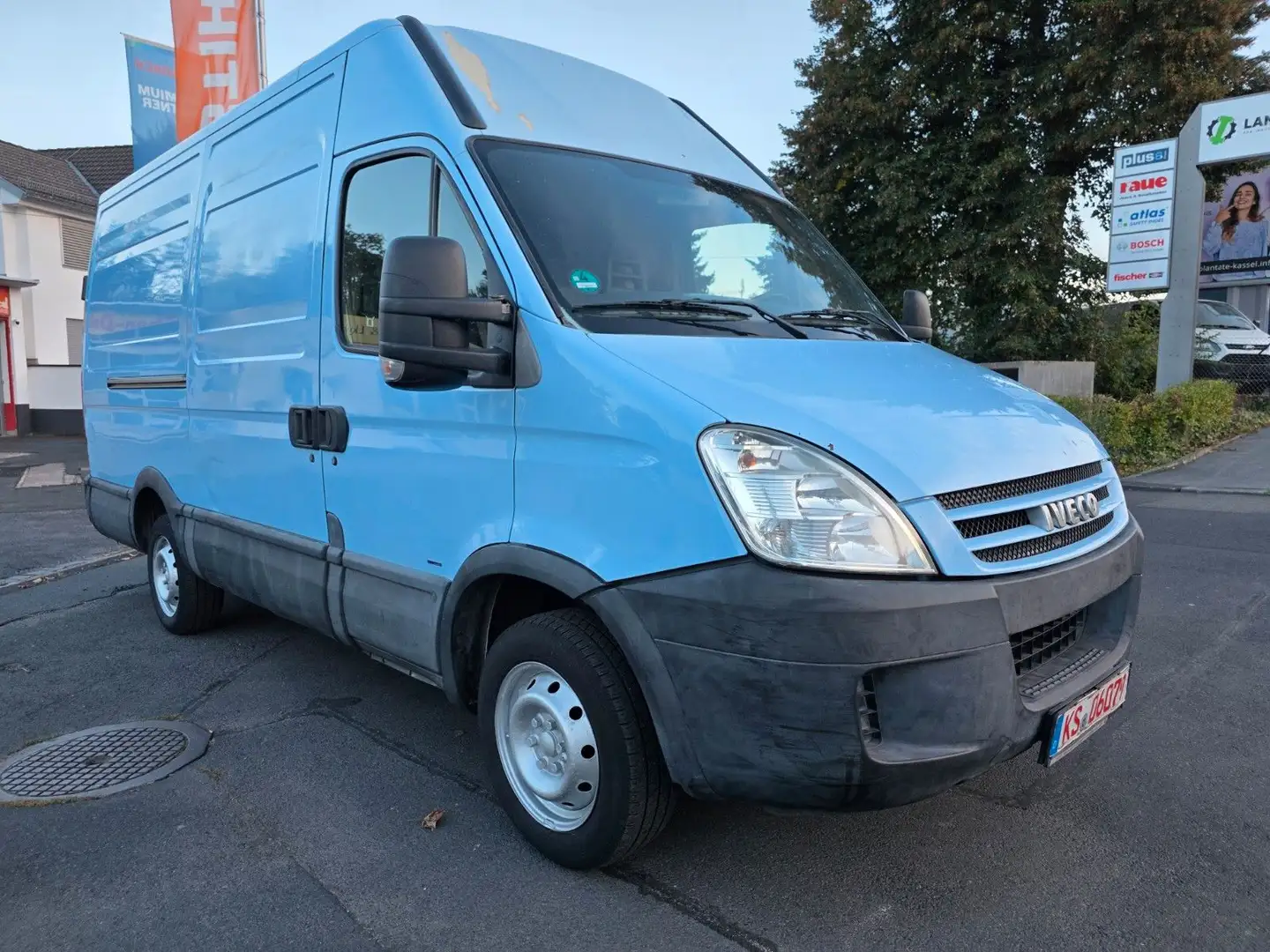 Iveco Iveco Daily 2.3 Diesel 35 C Blau - 1