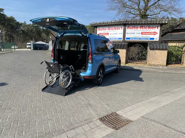 Ford Tourneo Connect Active, LED, neuer Rollstuhlumbau, Klima, Pano