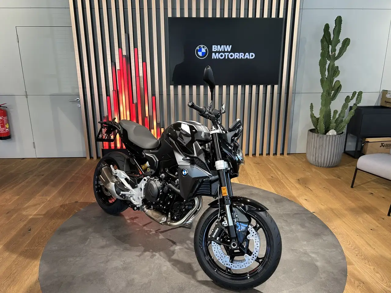 BMW F 900 R