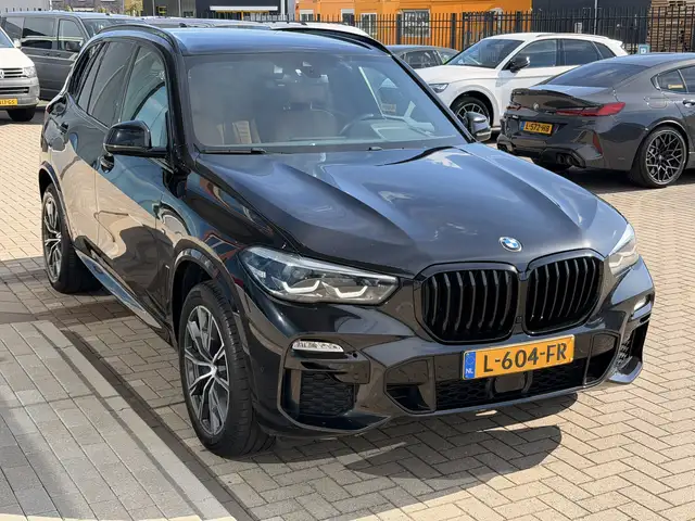 BMW X5 view 9
