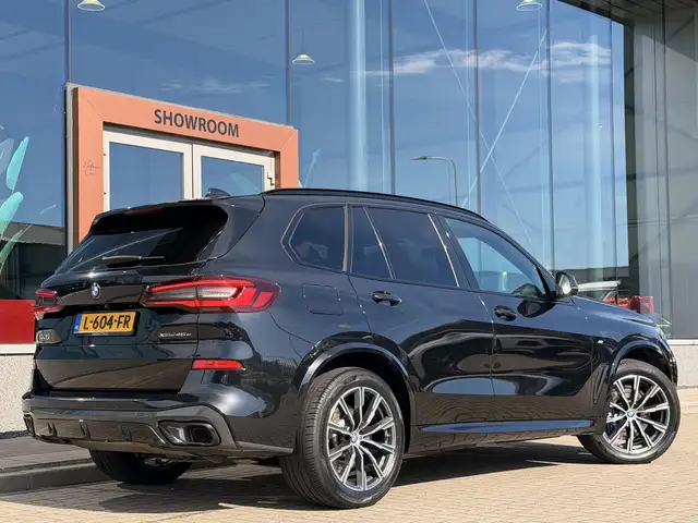 BMW X5 view 11
