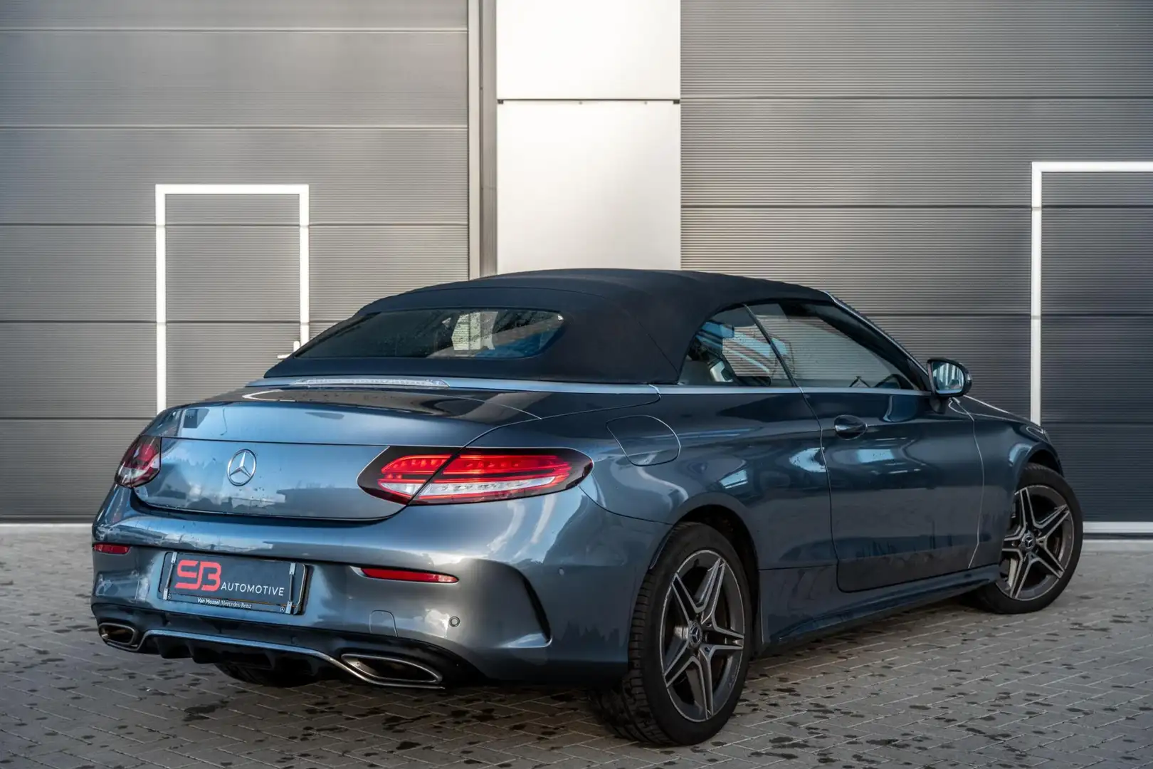 Mercedes-Benz C 180 Cabrio AMG Dodehoek|Leder|Stoelver|VOL Gris - 2