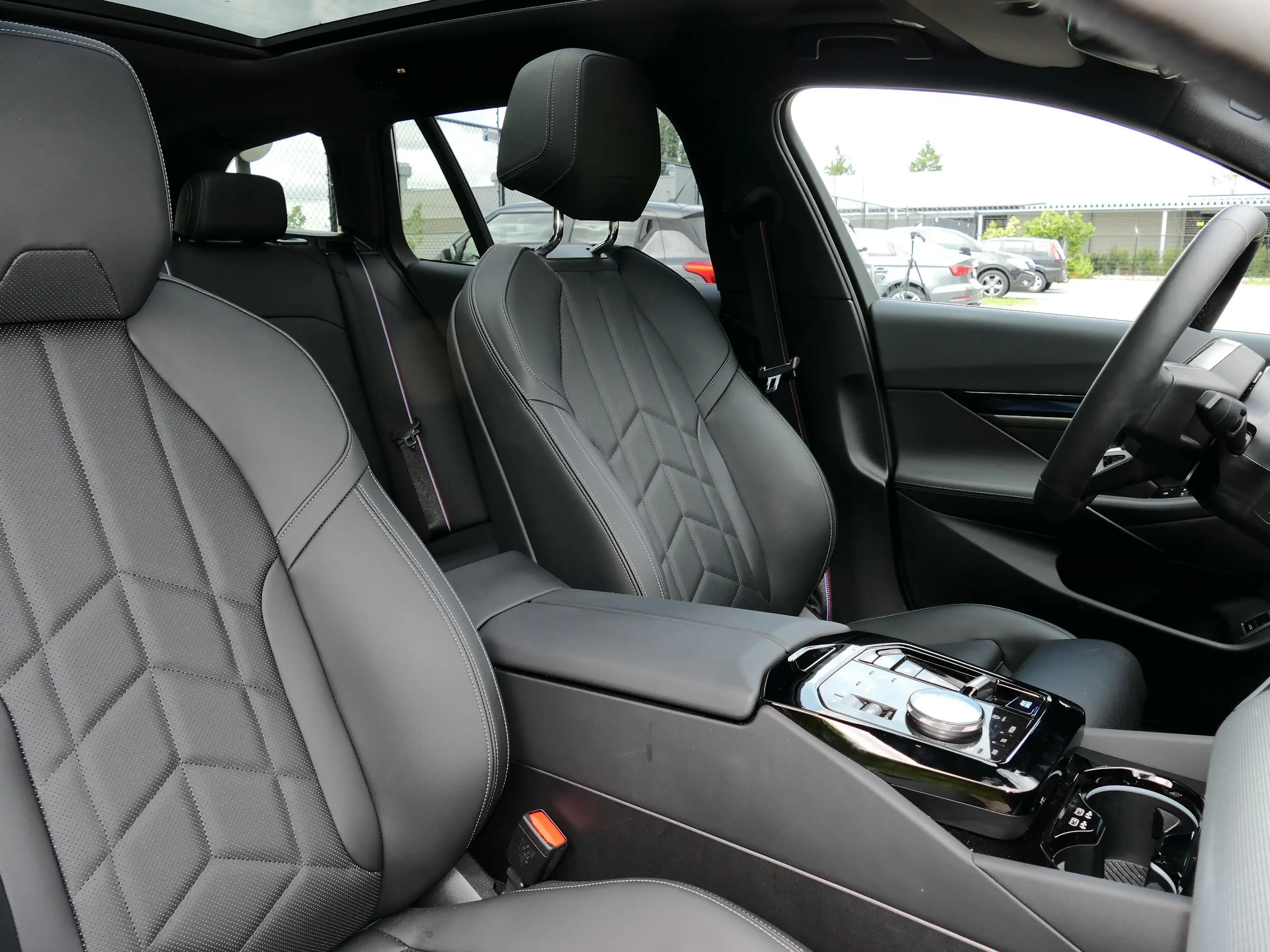 BMW i5 eDrive40 Touring M Sport PRO | PANO — photo 11