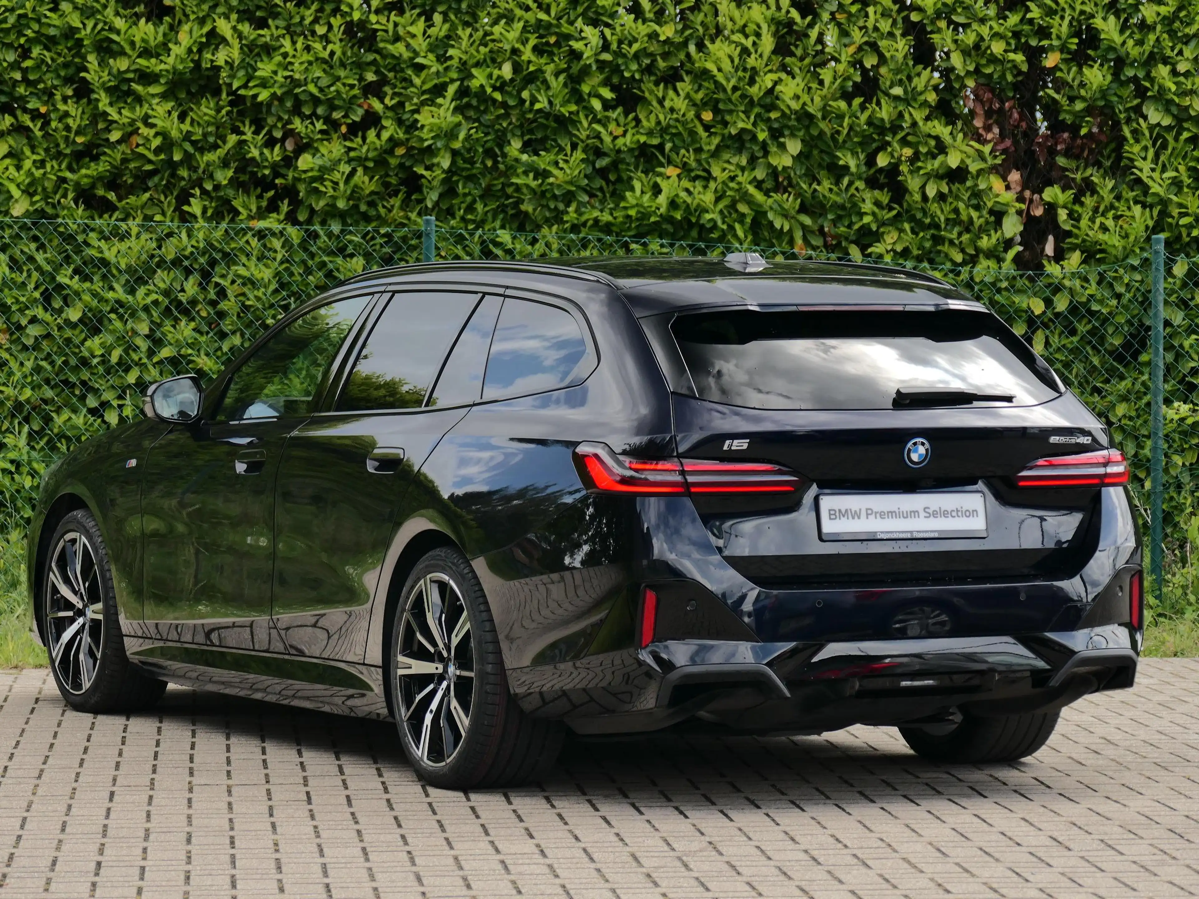 BMW i5 eDrive40 Touring M Sport PRO | PANO — photo 5