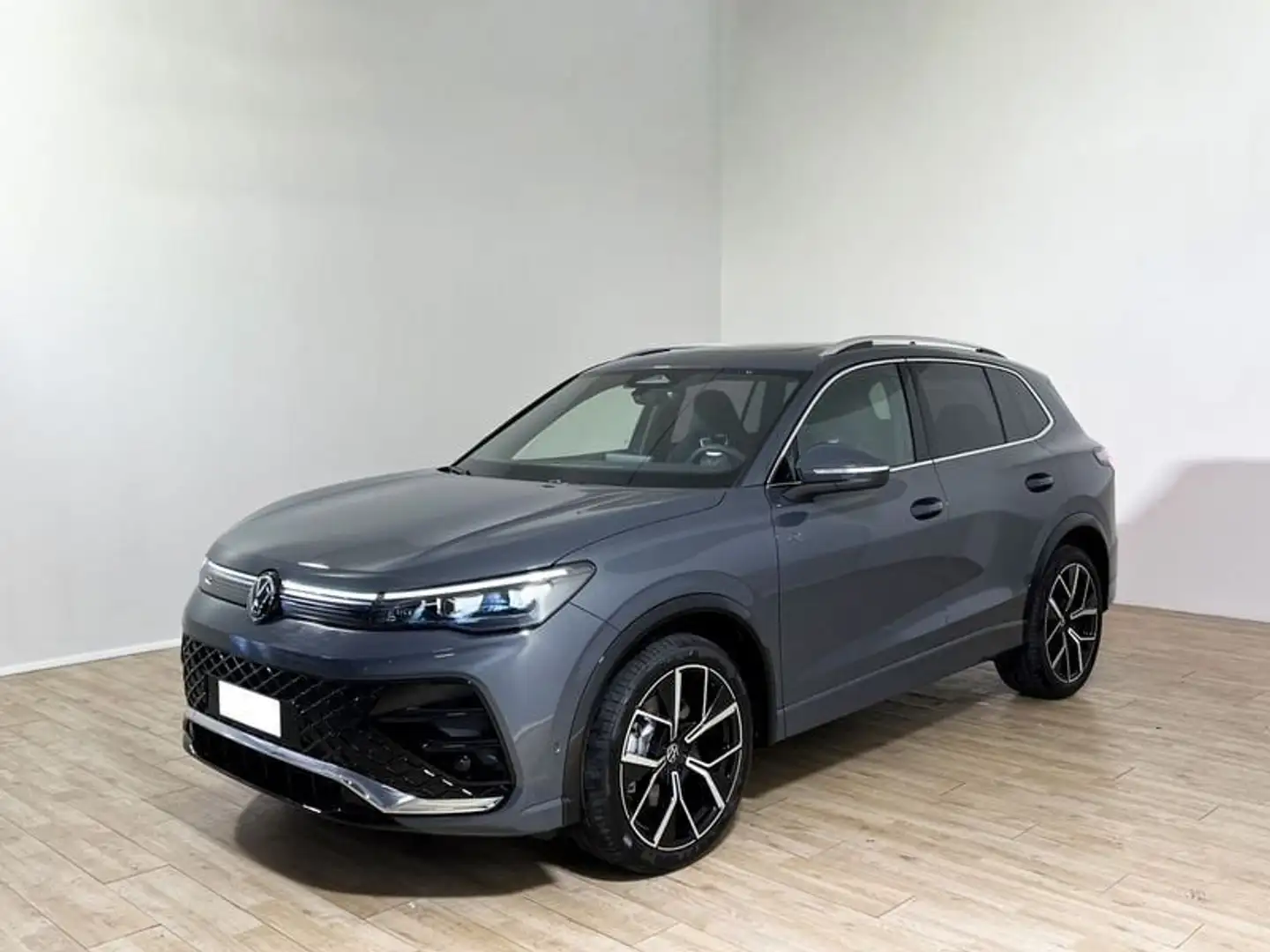 Volkswagen Tiguan 2.0 TDI 150 CV DSG R-Line Plus Grigio - 1