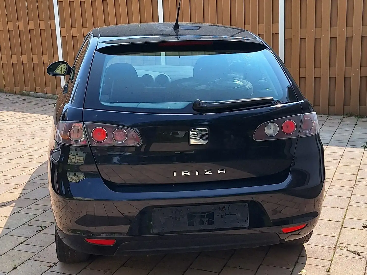 SEAT Ibiza Ibiza 1.4 16V Automatik Comfort Edition Schwarz - 2