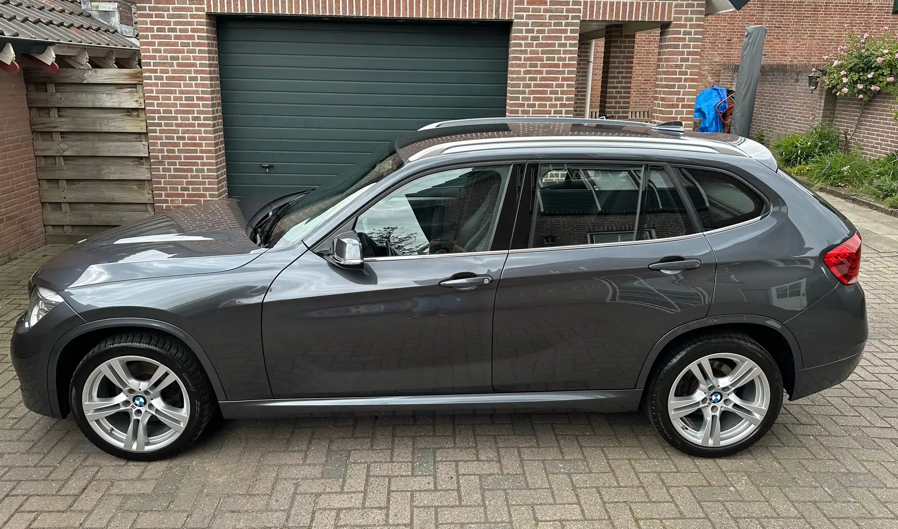 BMW X1 X1 sDrive20i High Executive M-Sport 18’ (2015) Grijs - 2