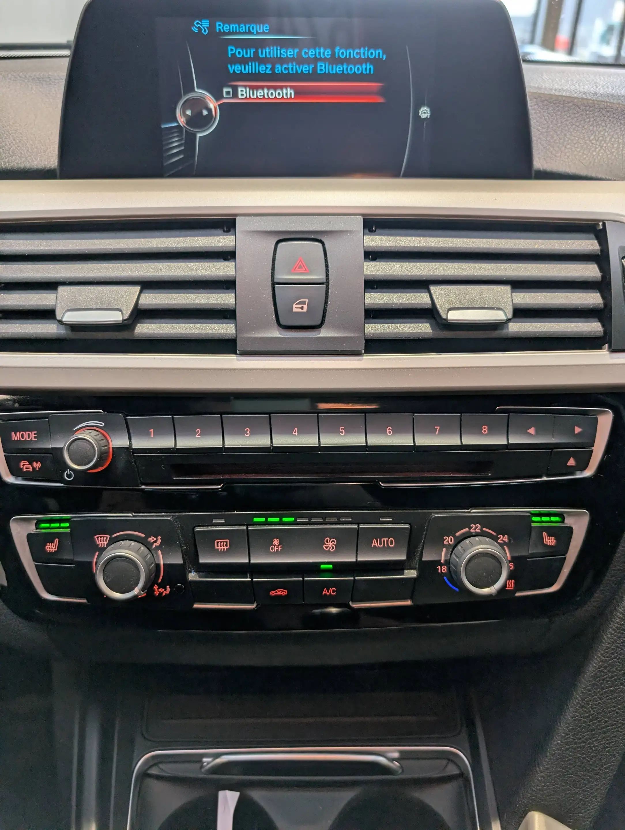 BMW 318 d Berline 150 *TISSUS SPORT-H&K-NAVI-PDC-SIEGES CHAUFFANTS* — photo 12