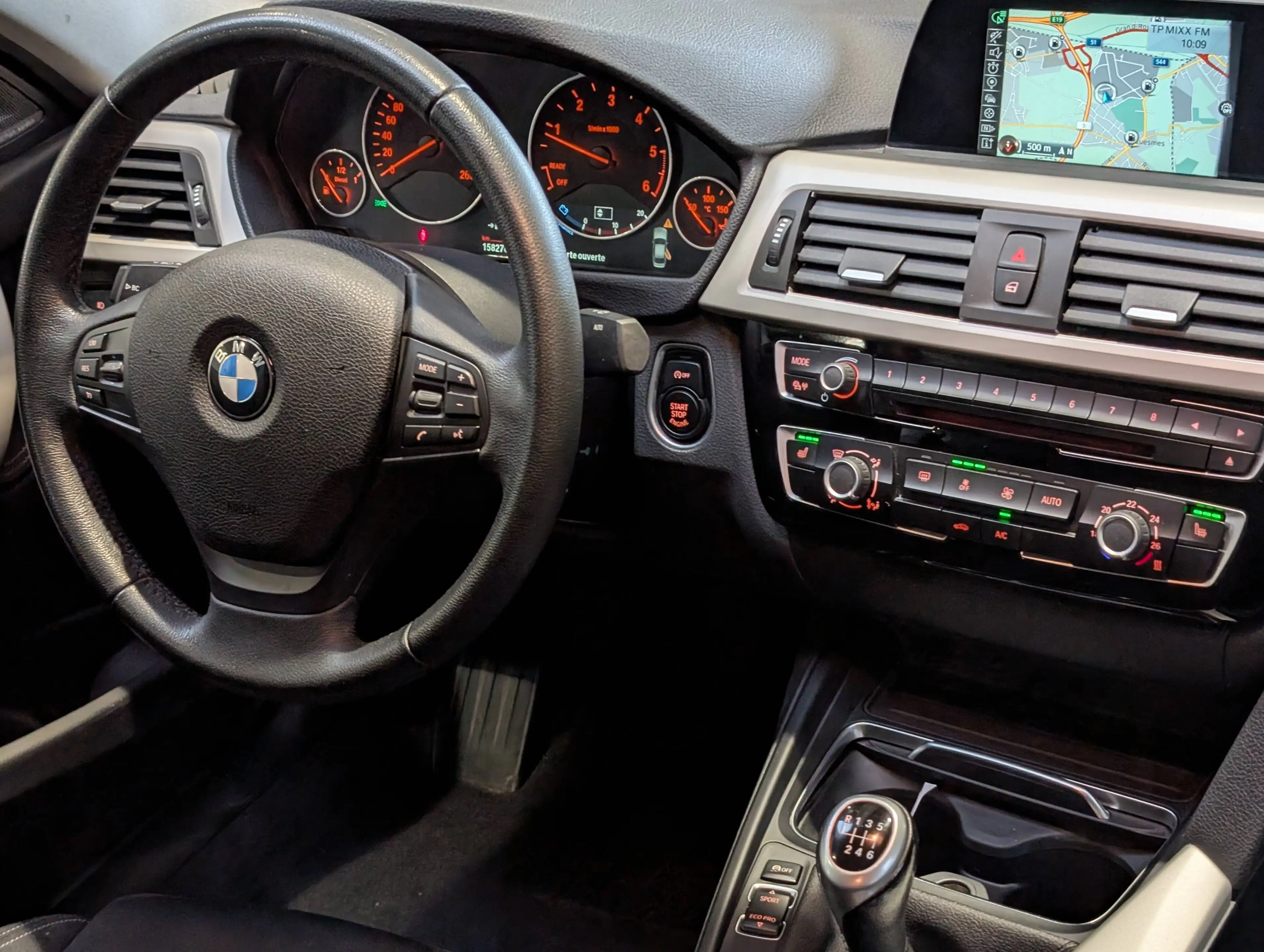 BMW 318 d Berline 150 *TISSUS SPORT-H&K-NAVI-PDC-SIEGES CHAUFFANTS* — photo 9