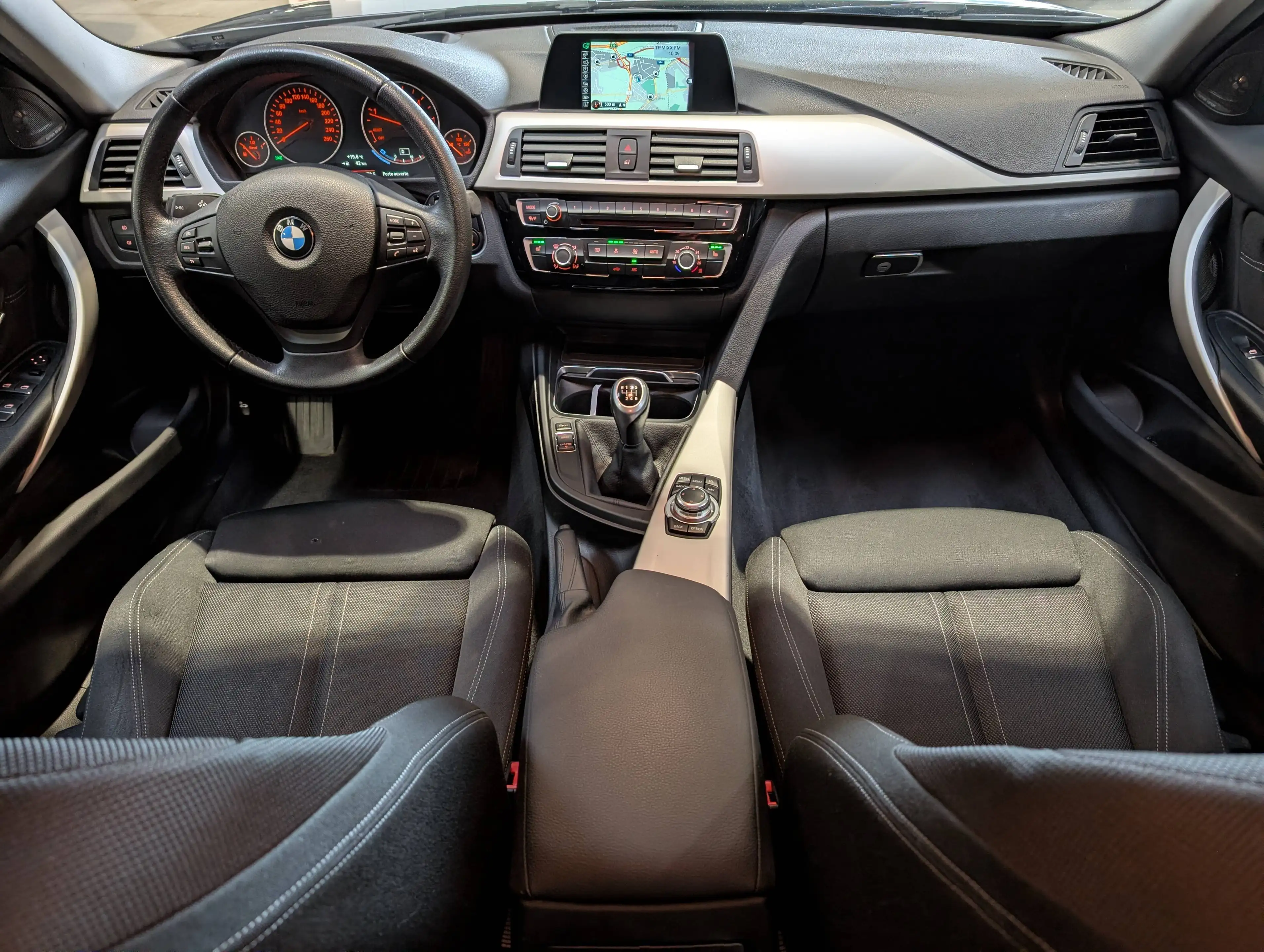 BMW 318 d Berline 150 *TISSUS SPORT-H&K-NAVI-PDC-SIEGES CHAUFFANTS* — photo 7