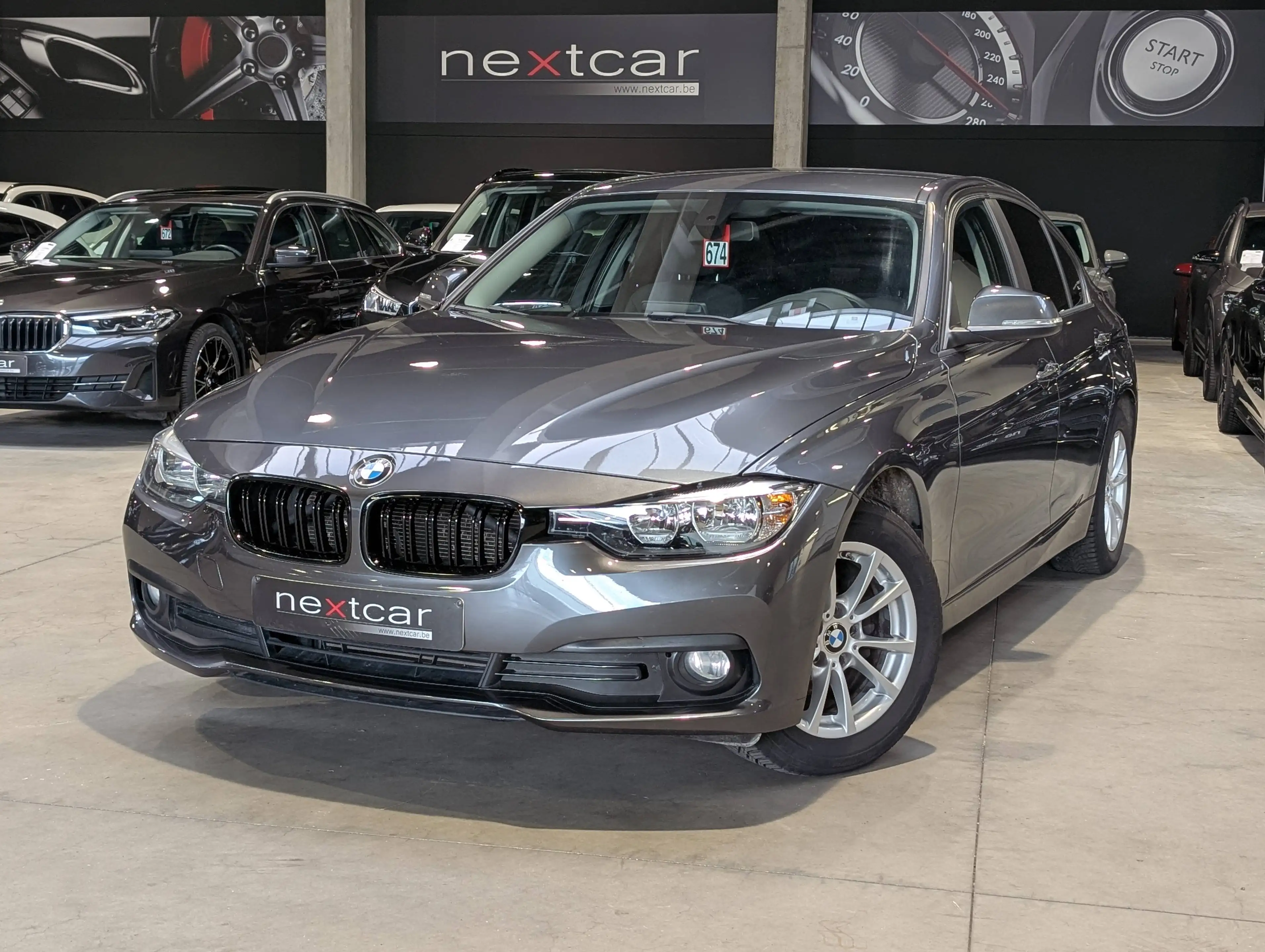 BMW 318 d Berline 150 *TISSUS SPORT-H&K-NAVI-PDC-SIEGES CHAUFFANTS*