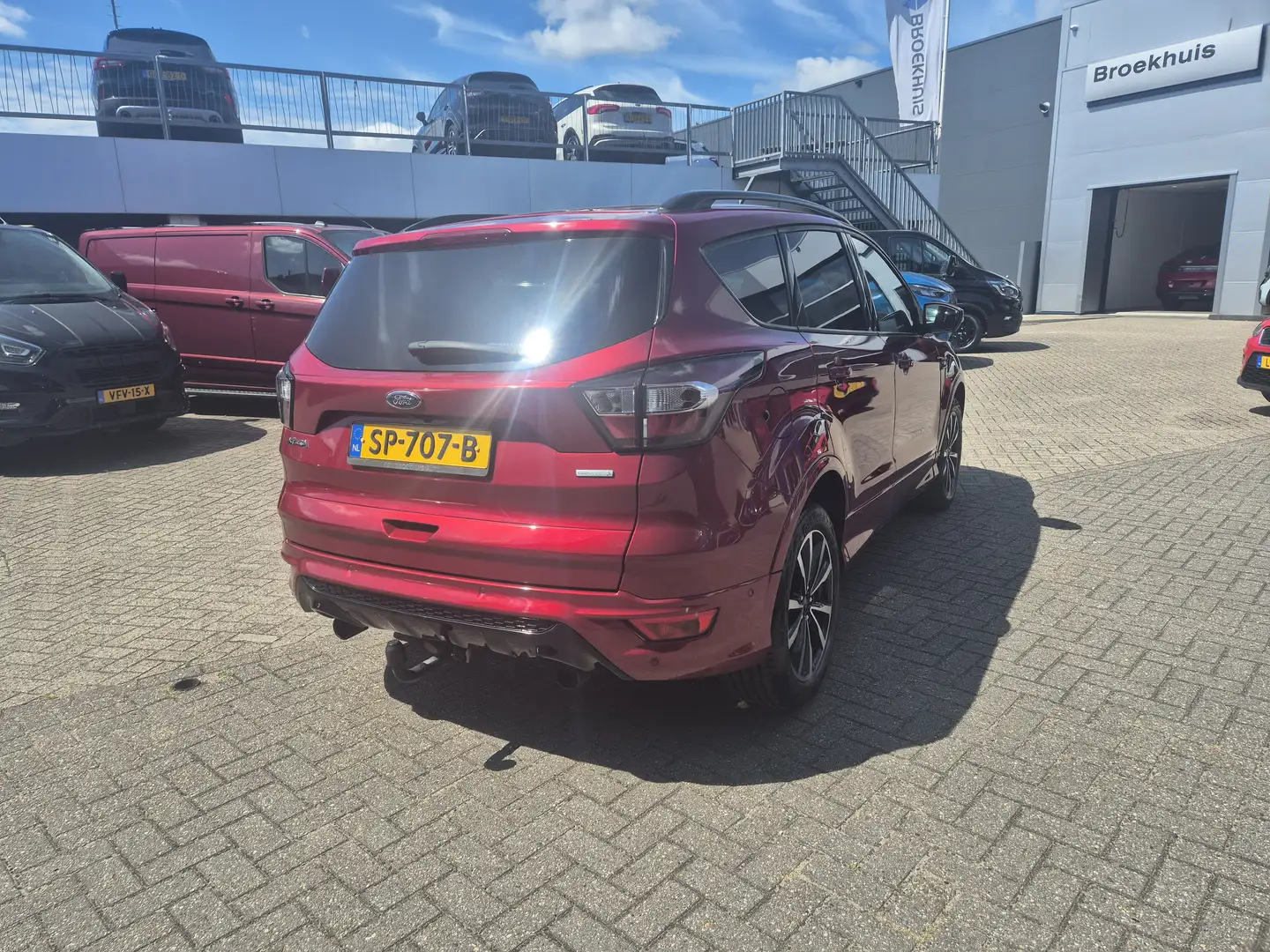 Ford Kuga 1.5 EcoBoost ST Line | Trekhaak | Apple Carplay/An Rood - 2